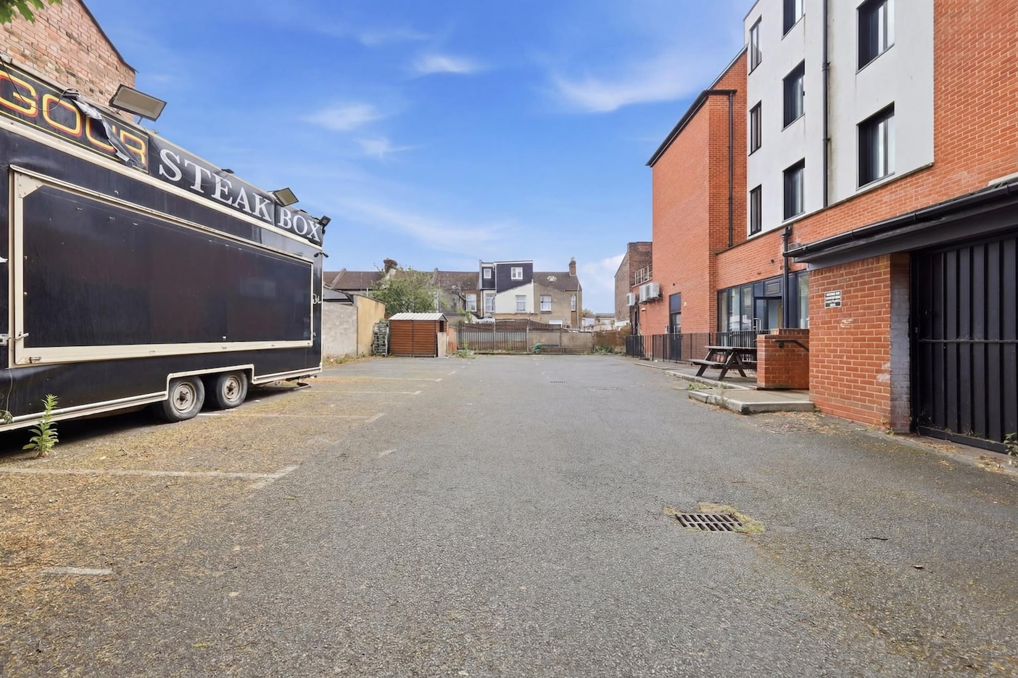 Standard Single Room - Buitenkant zomer