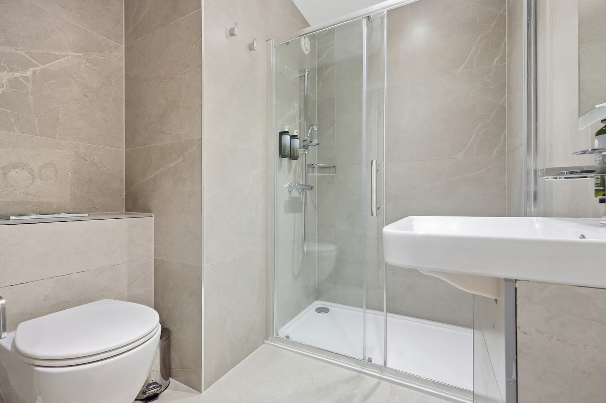Standard Double Room - Badkamer