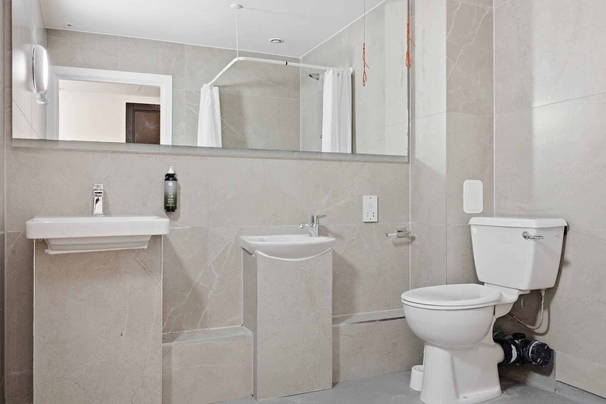 Standard Double Room - Badkamer