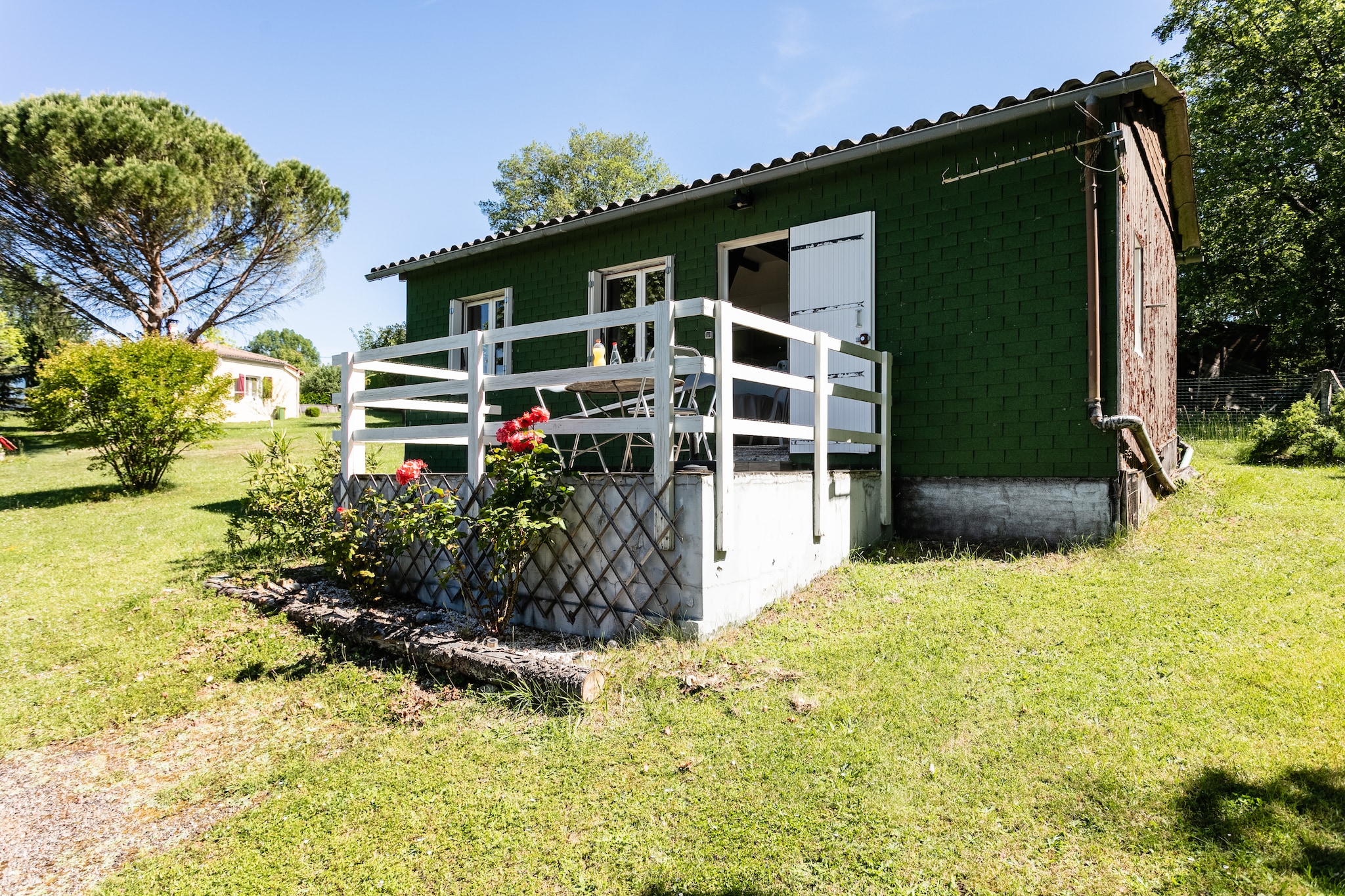 Le Petit Oustalet - Exterior in summer