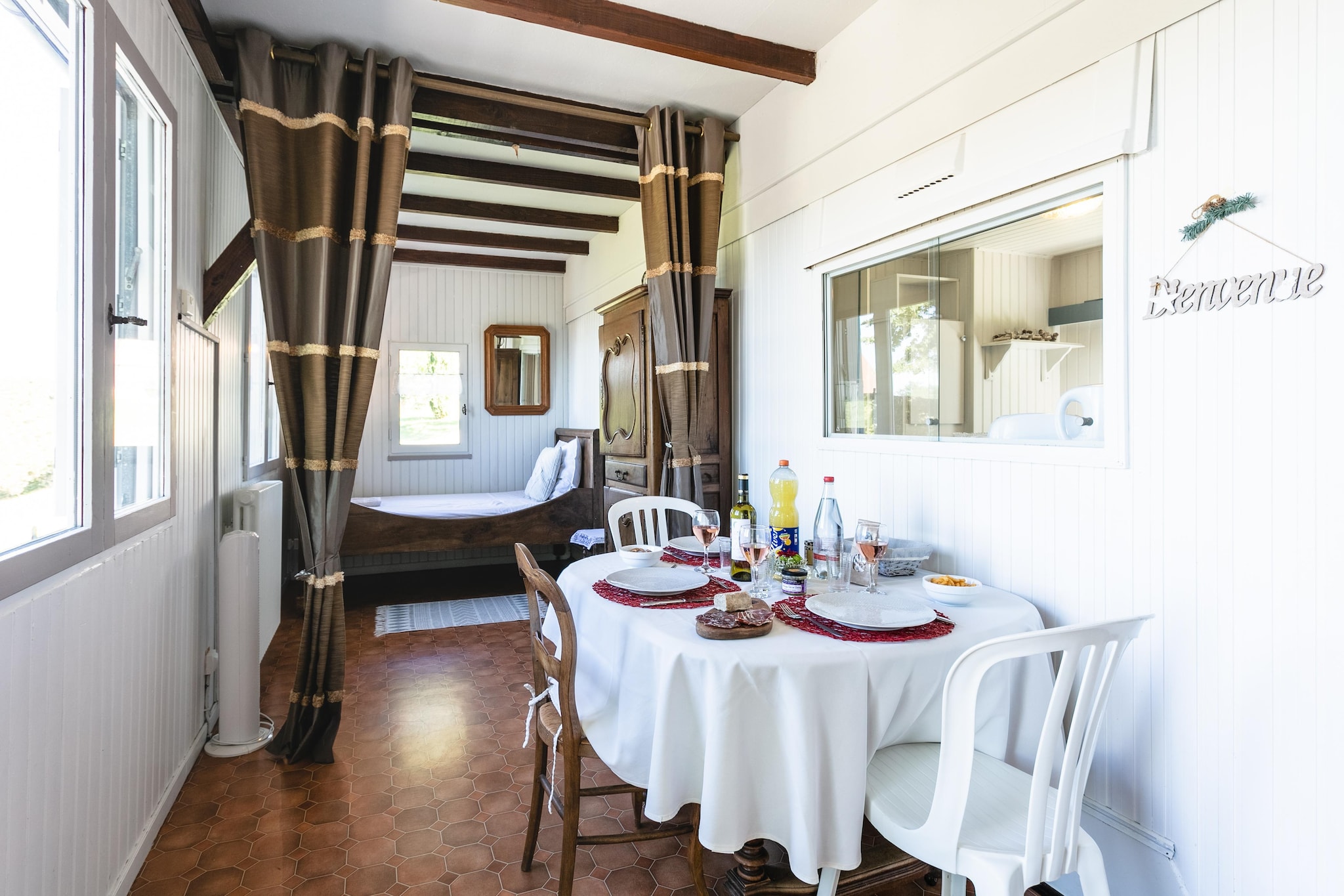 Le Petit Oustalet - Dining room