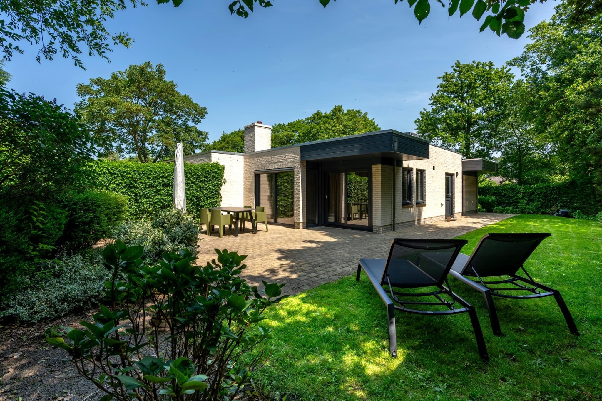 Exterior Summer