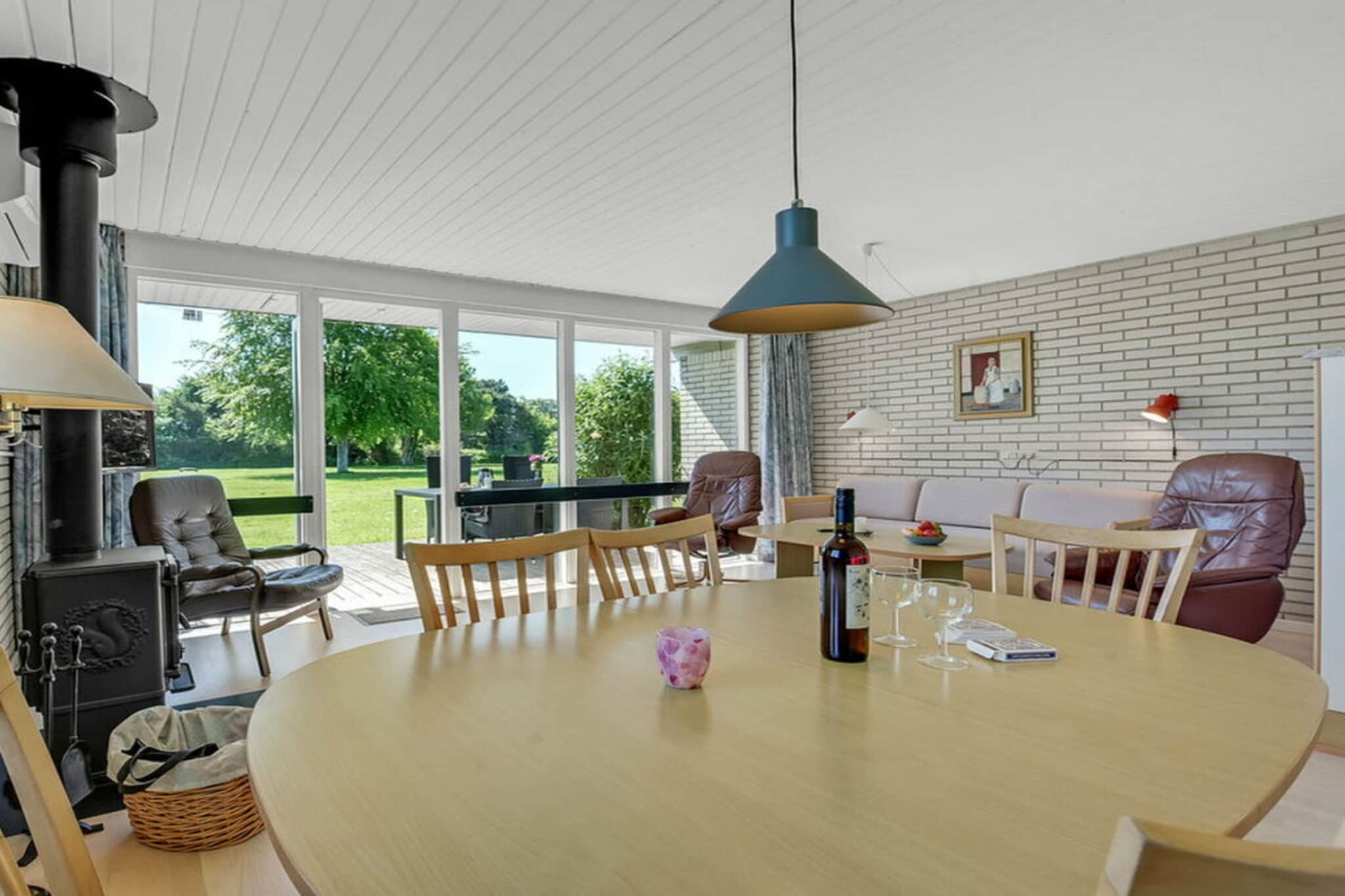 522410 - Dining room