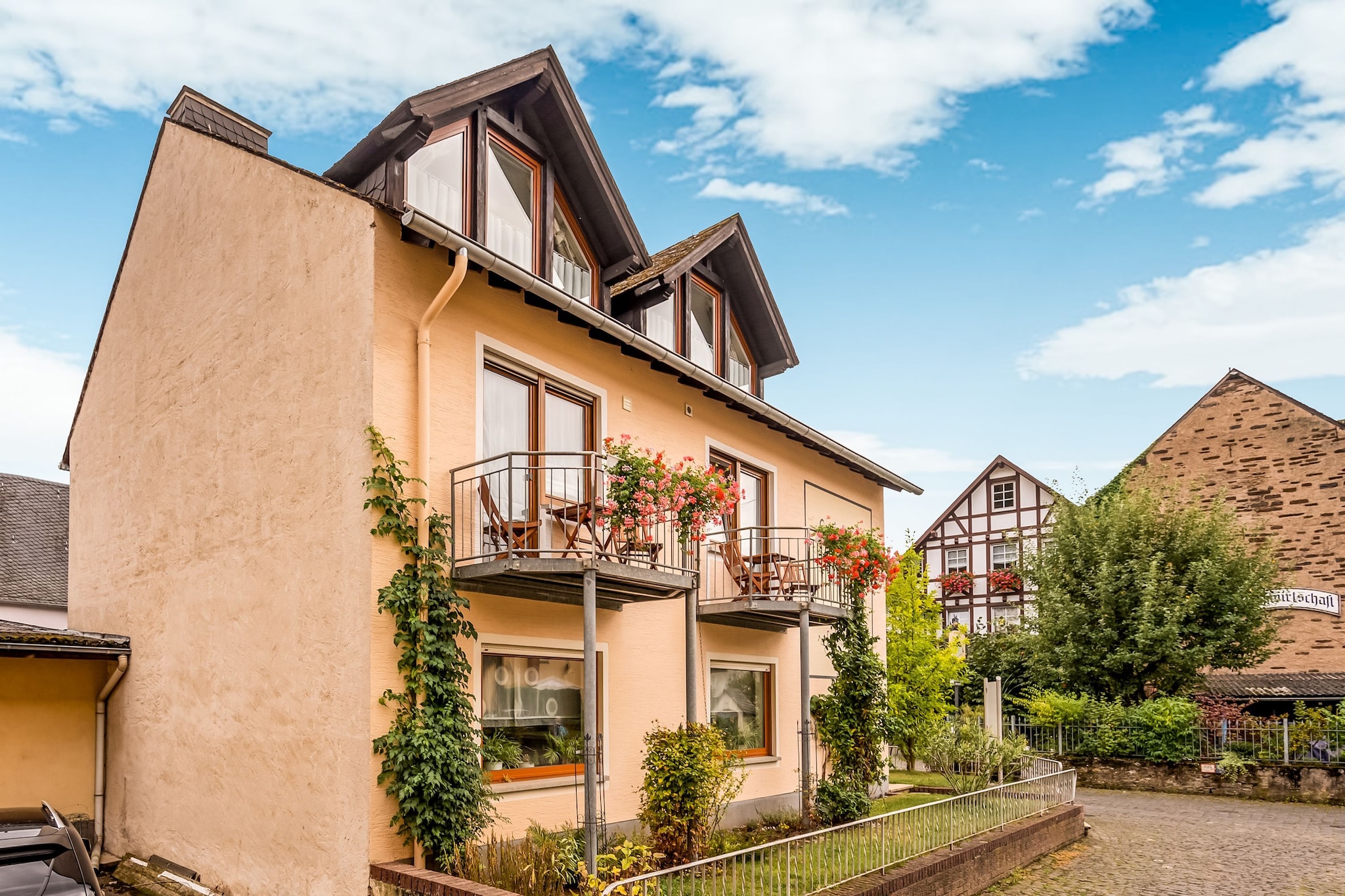 Ferienhaus Weingut Reitz - Buitenkant zomer