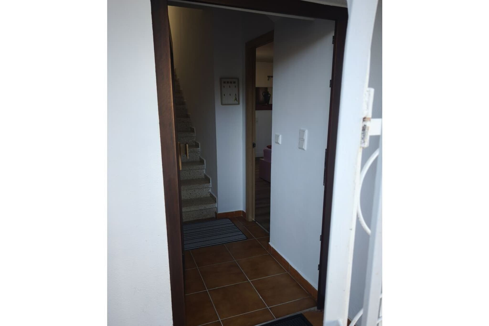 407643 - Hall & reception