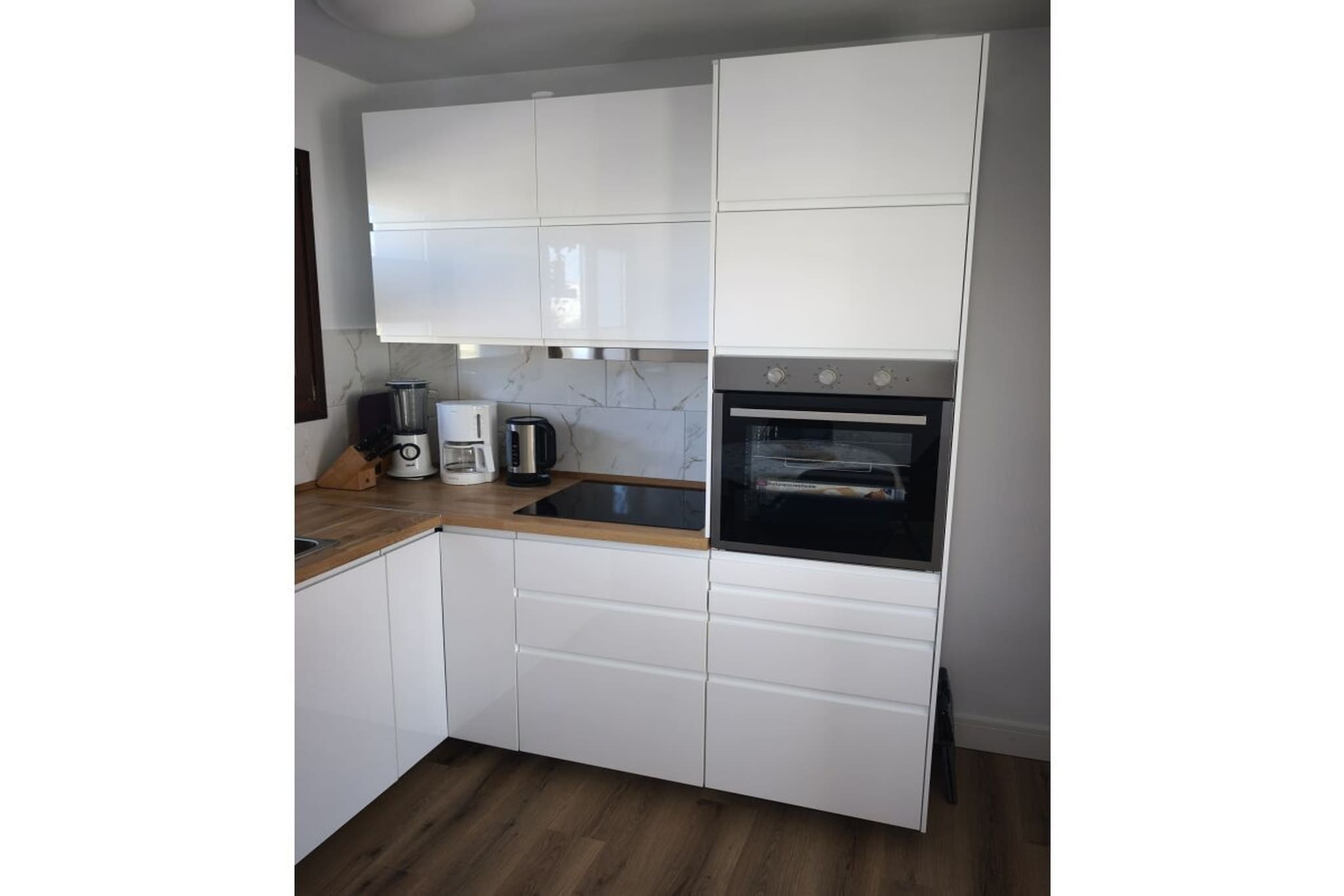 407643 - Kitchen