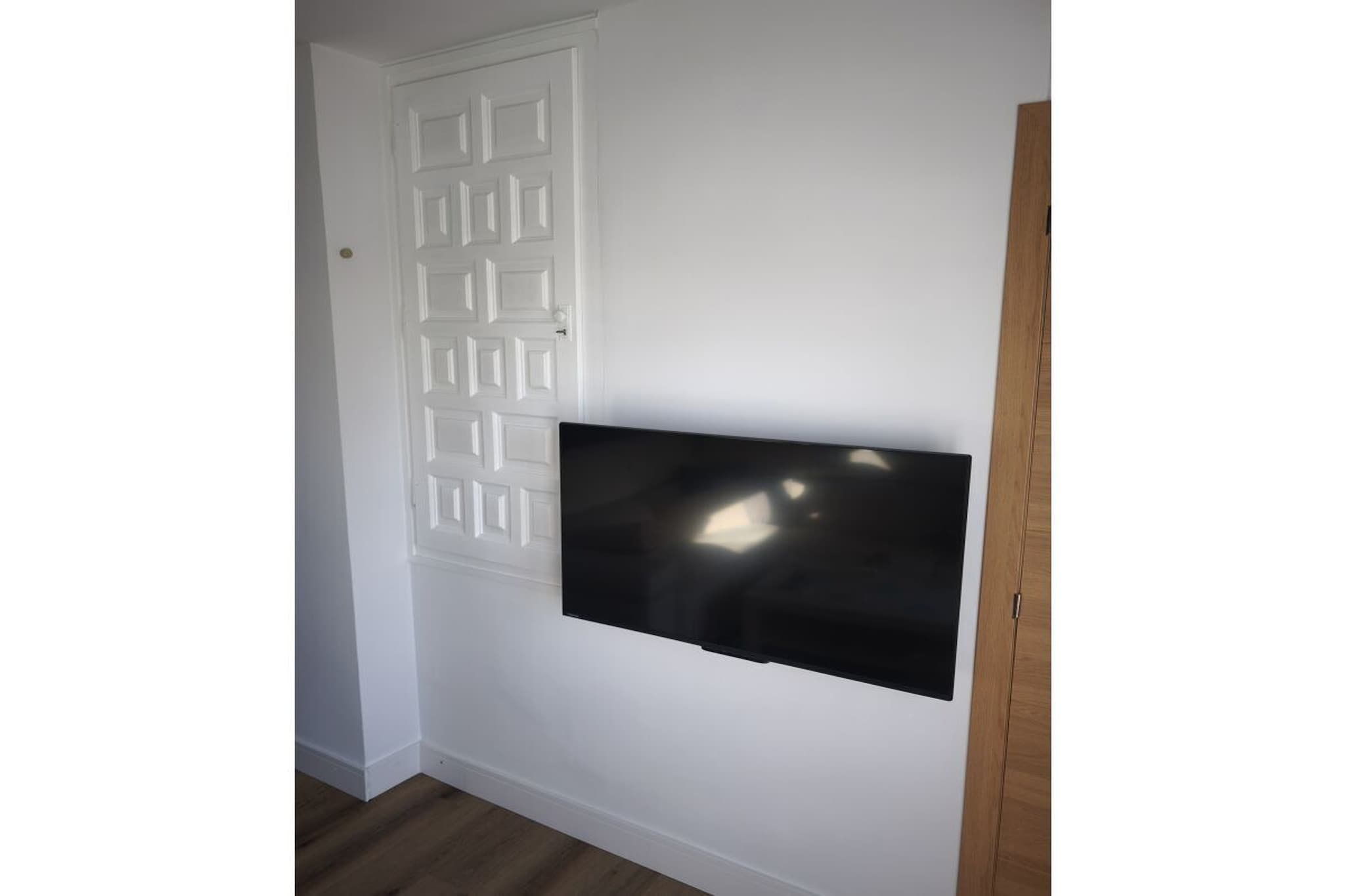 407643 - Living room