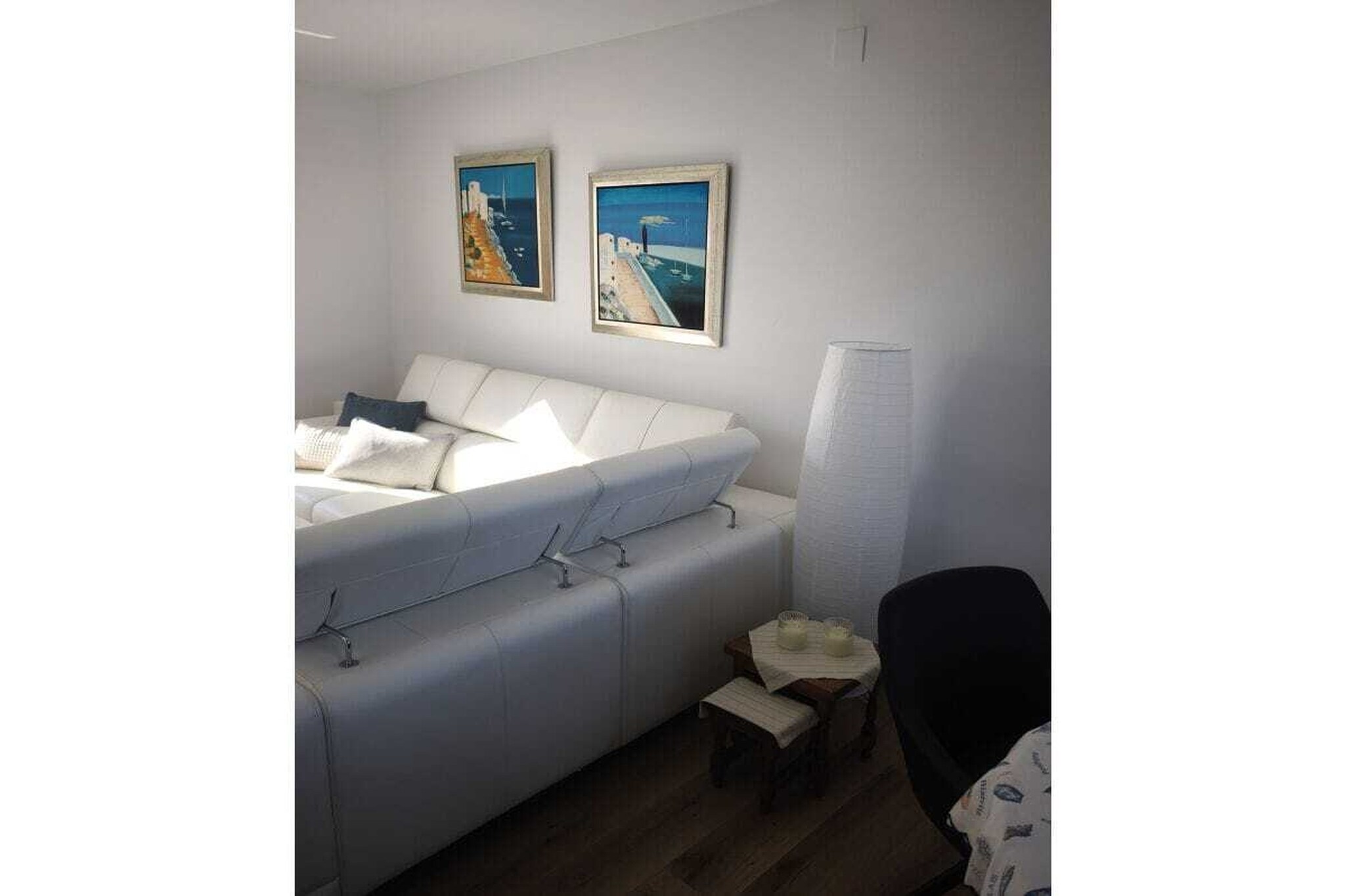 407643 - Living room