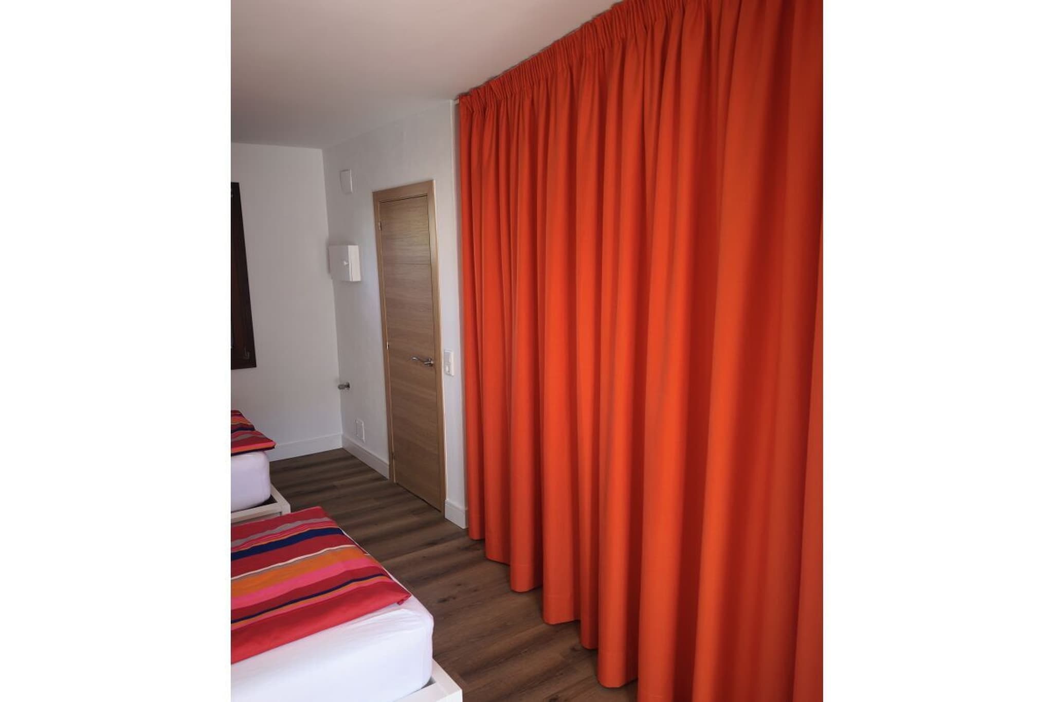 407643 - Bedroom