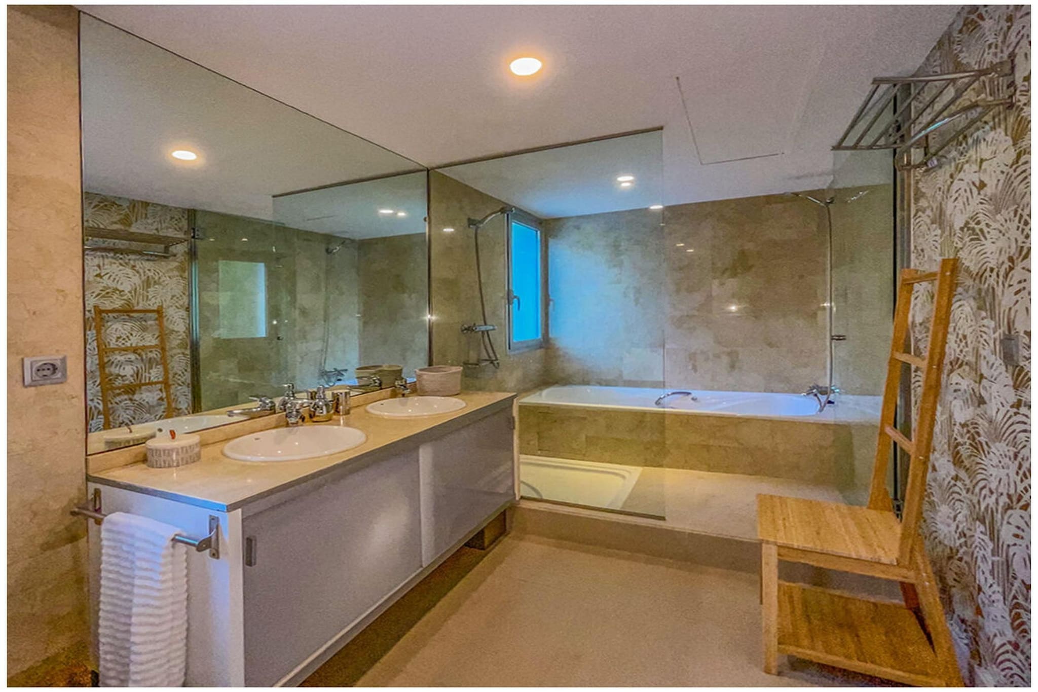 470338 - Badkamer