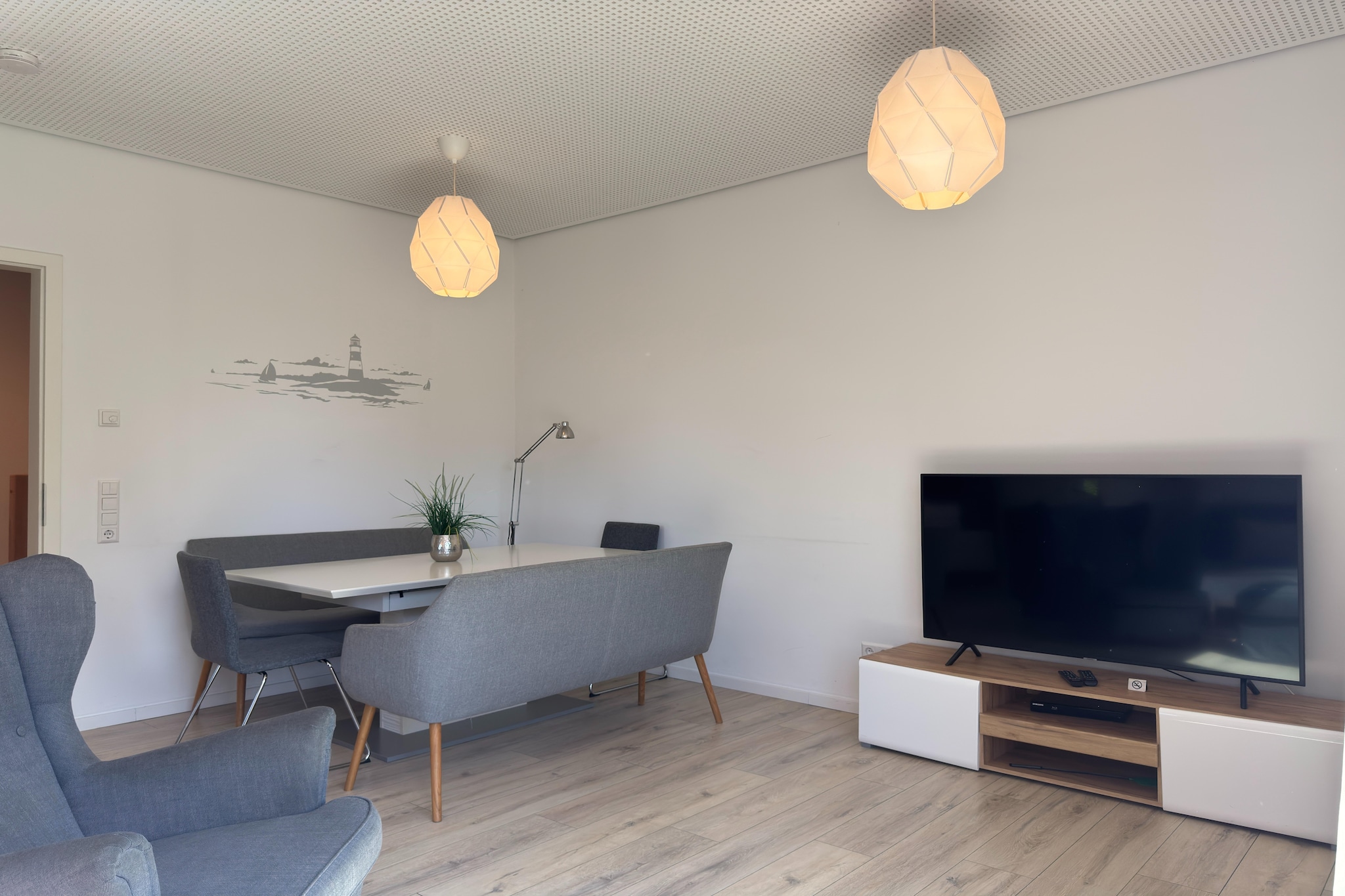 Luv & Lee gesamtes Haus - Wohnzimmer