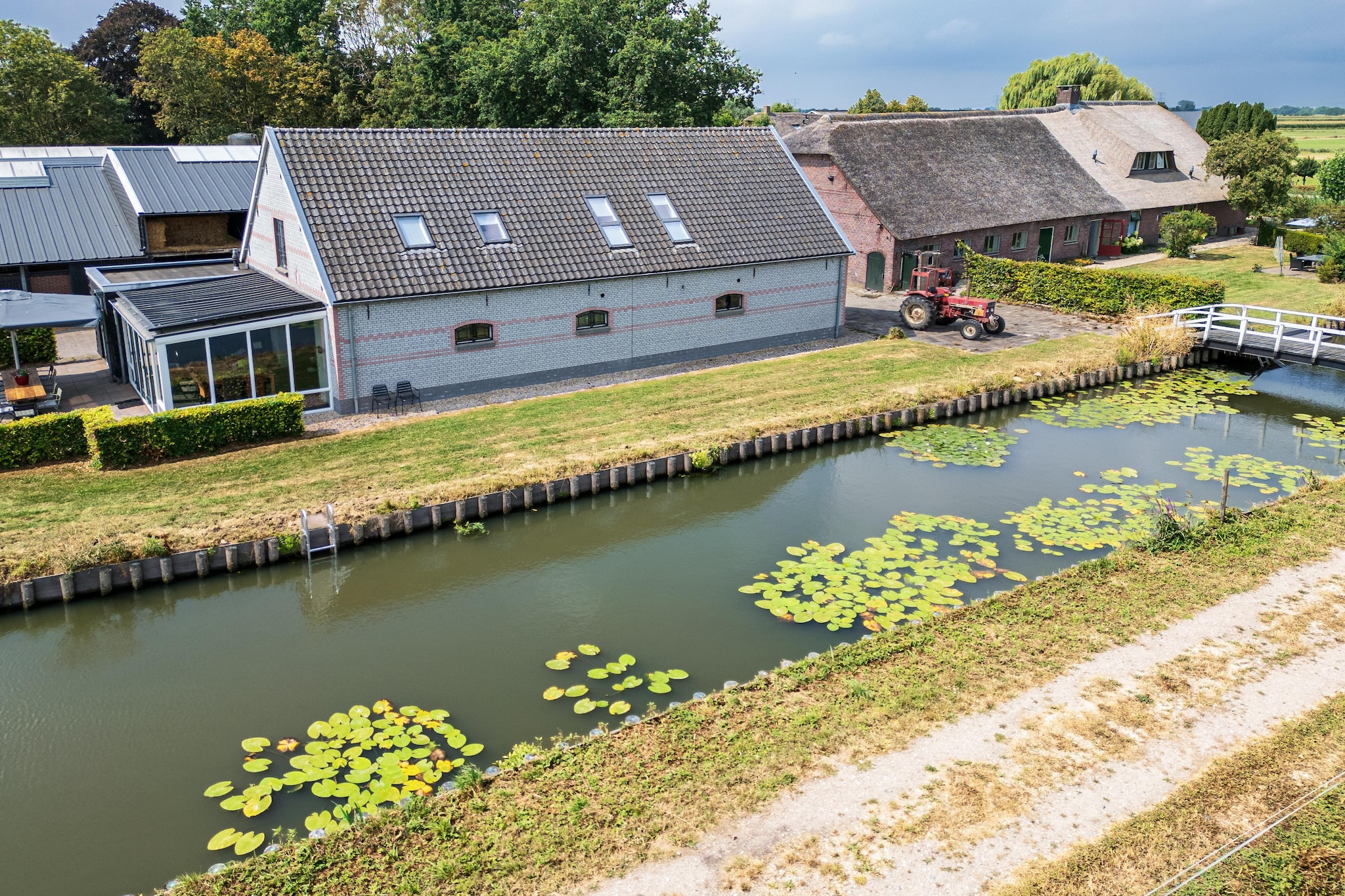 De Kleine Stal - Exterior in summer