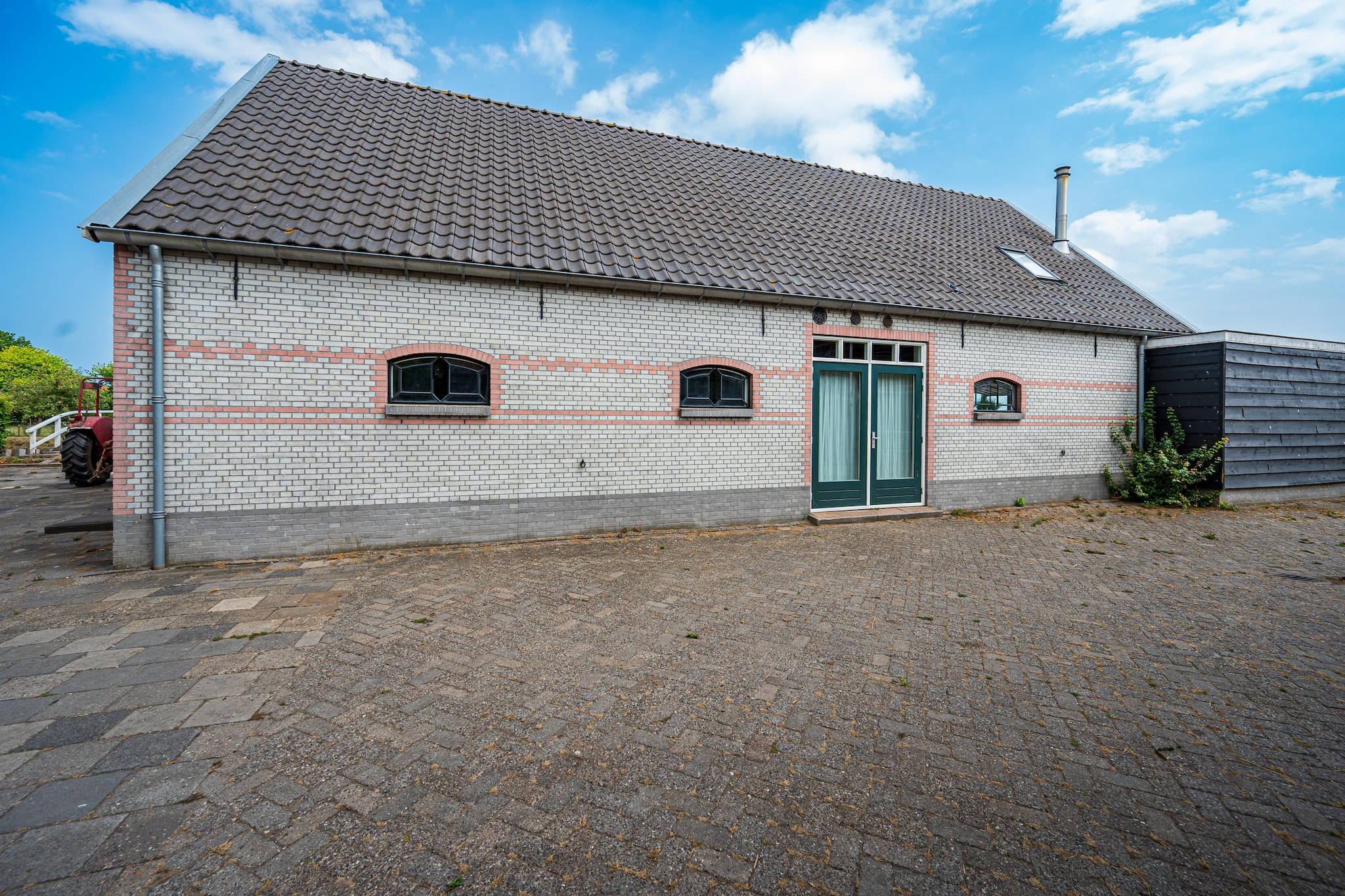 De Kleine Stal - Exterior in summer
