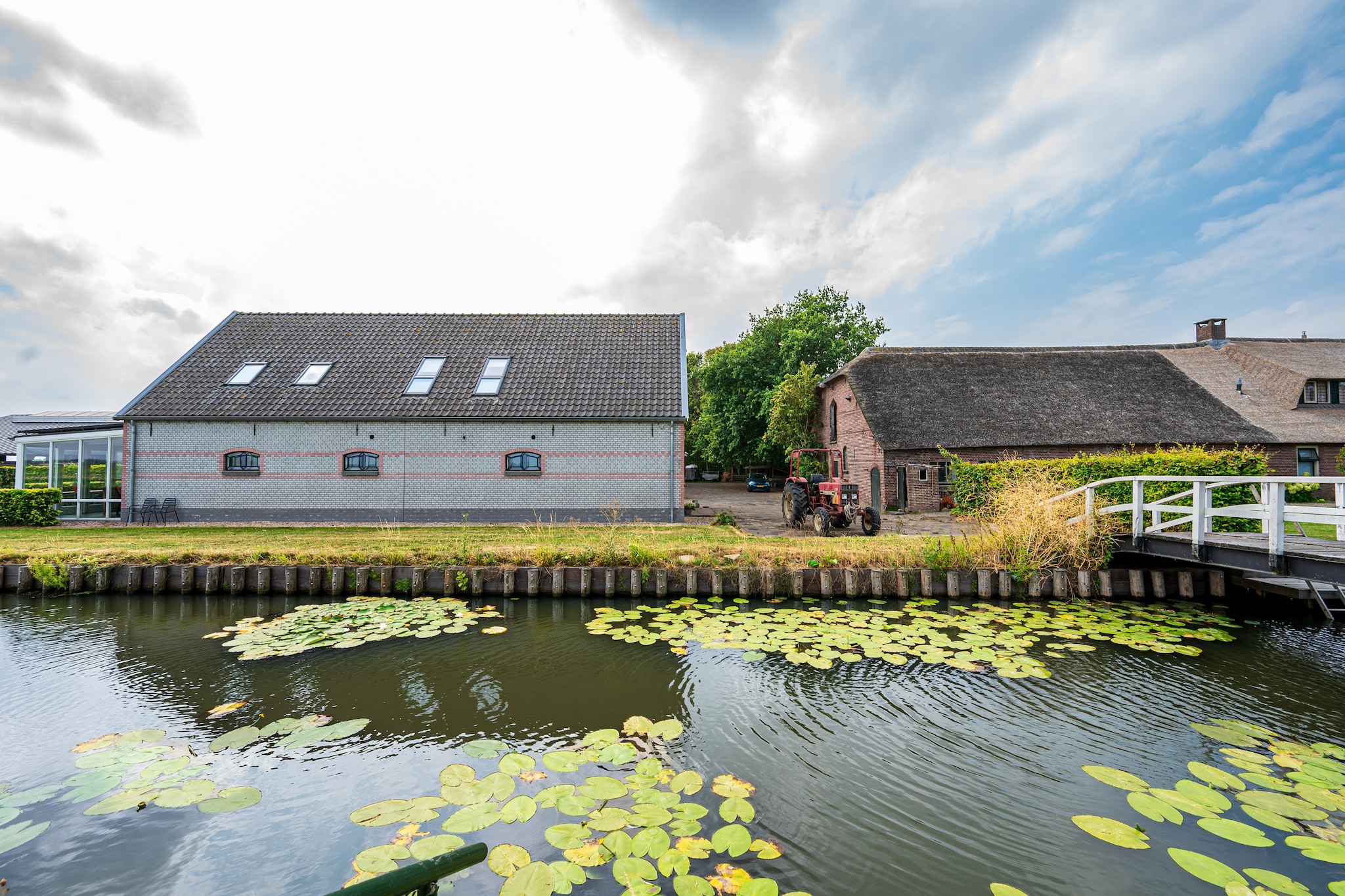 De Kleine Stal - Exterior in summer