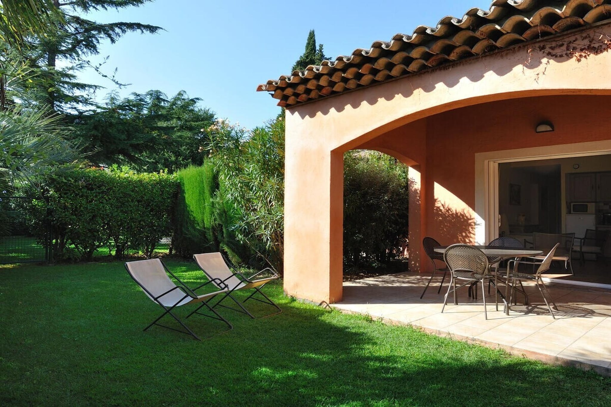 2346 - Terrasse / balcon