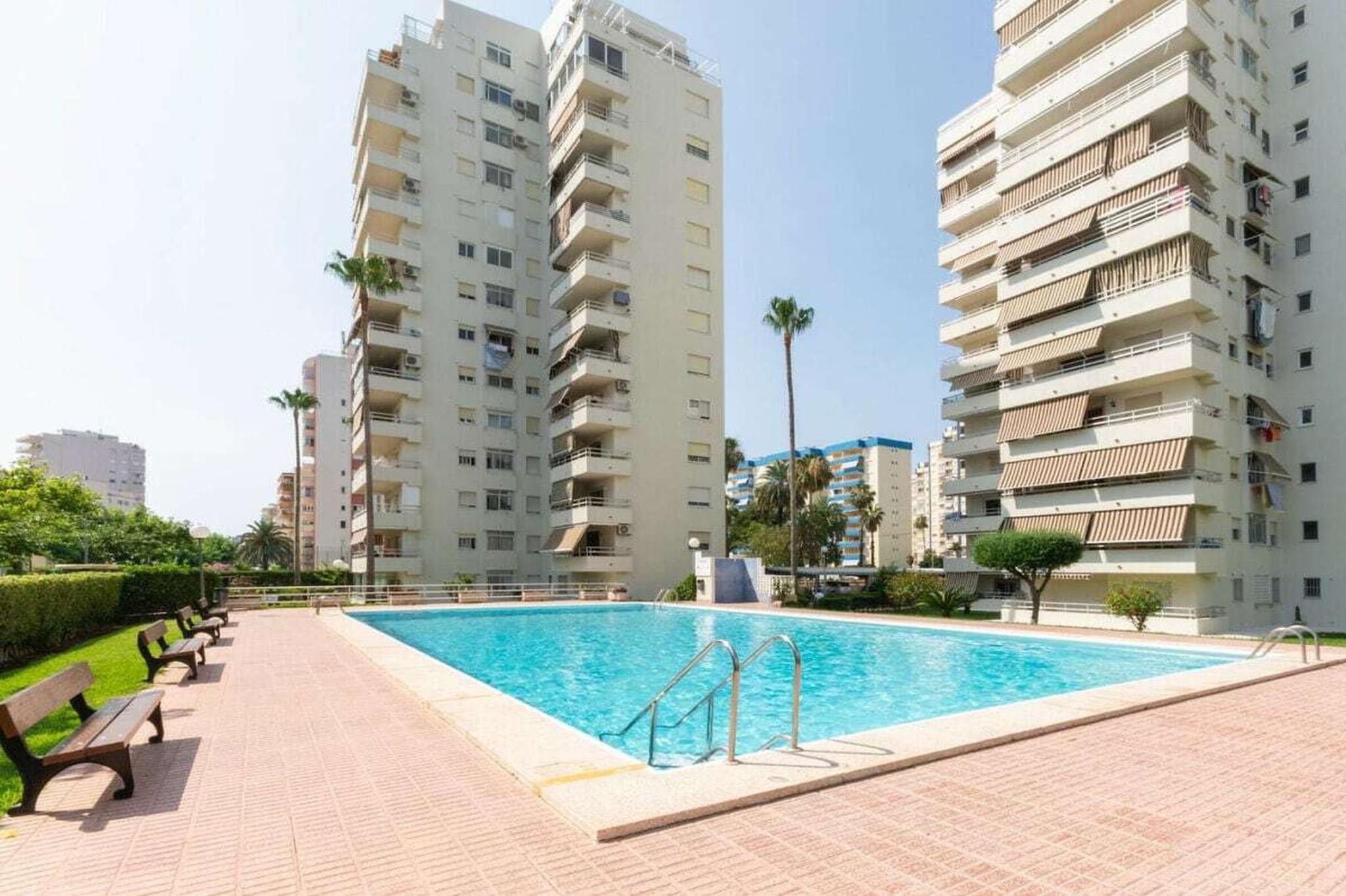 599471 - Piscine