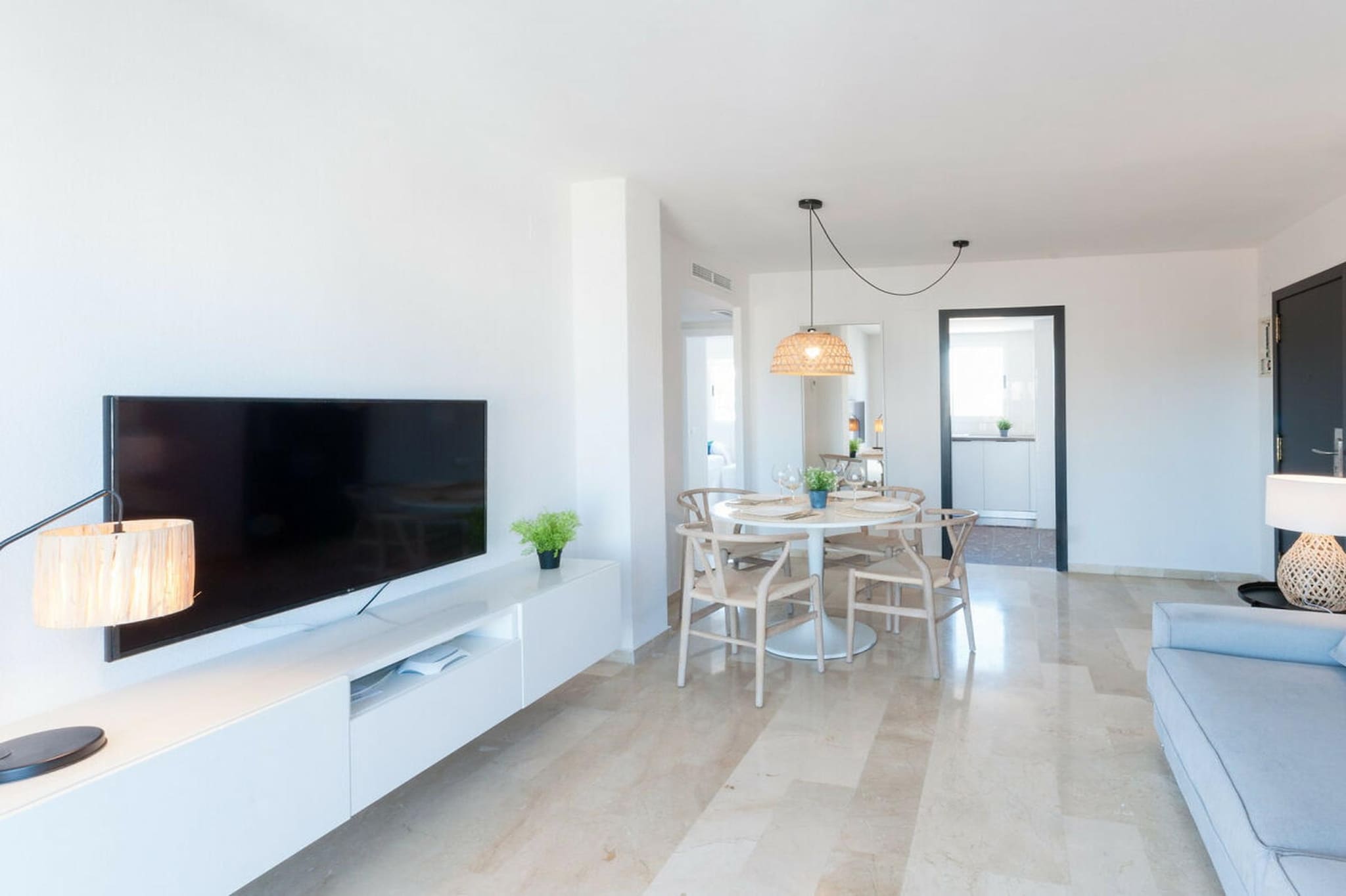 599476 - Eetkamer