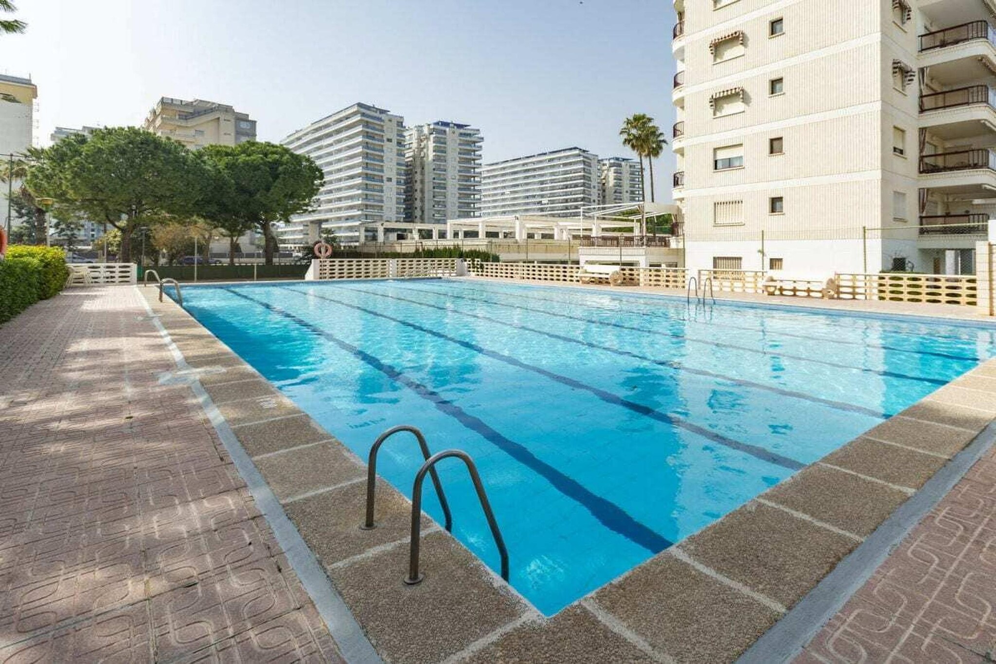 599472 - Piscine