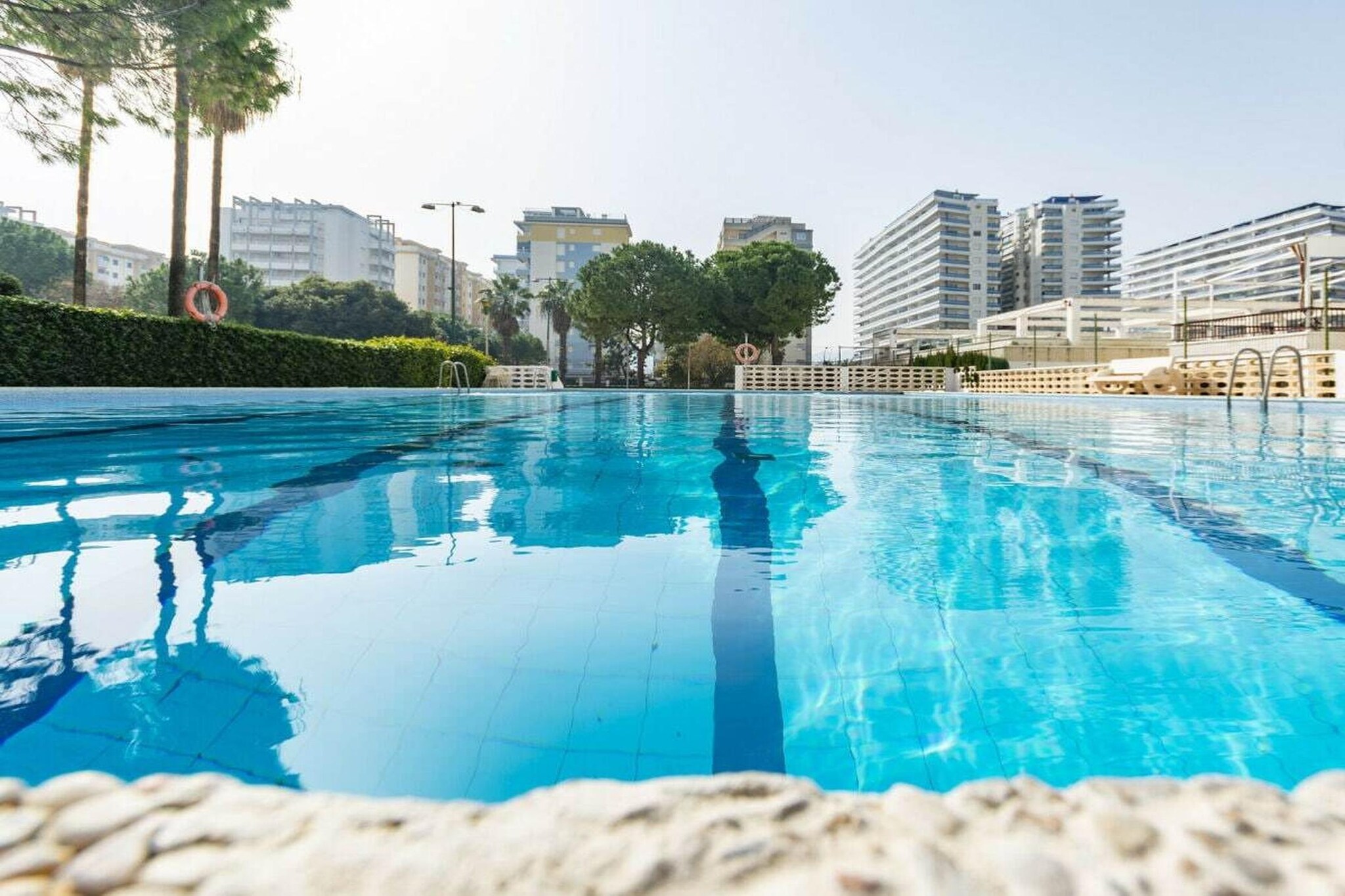 599472 - Piscine