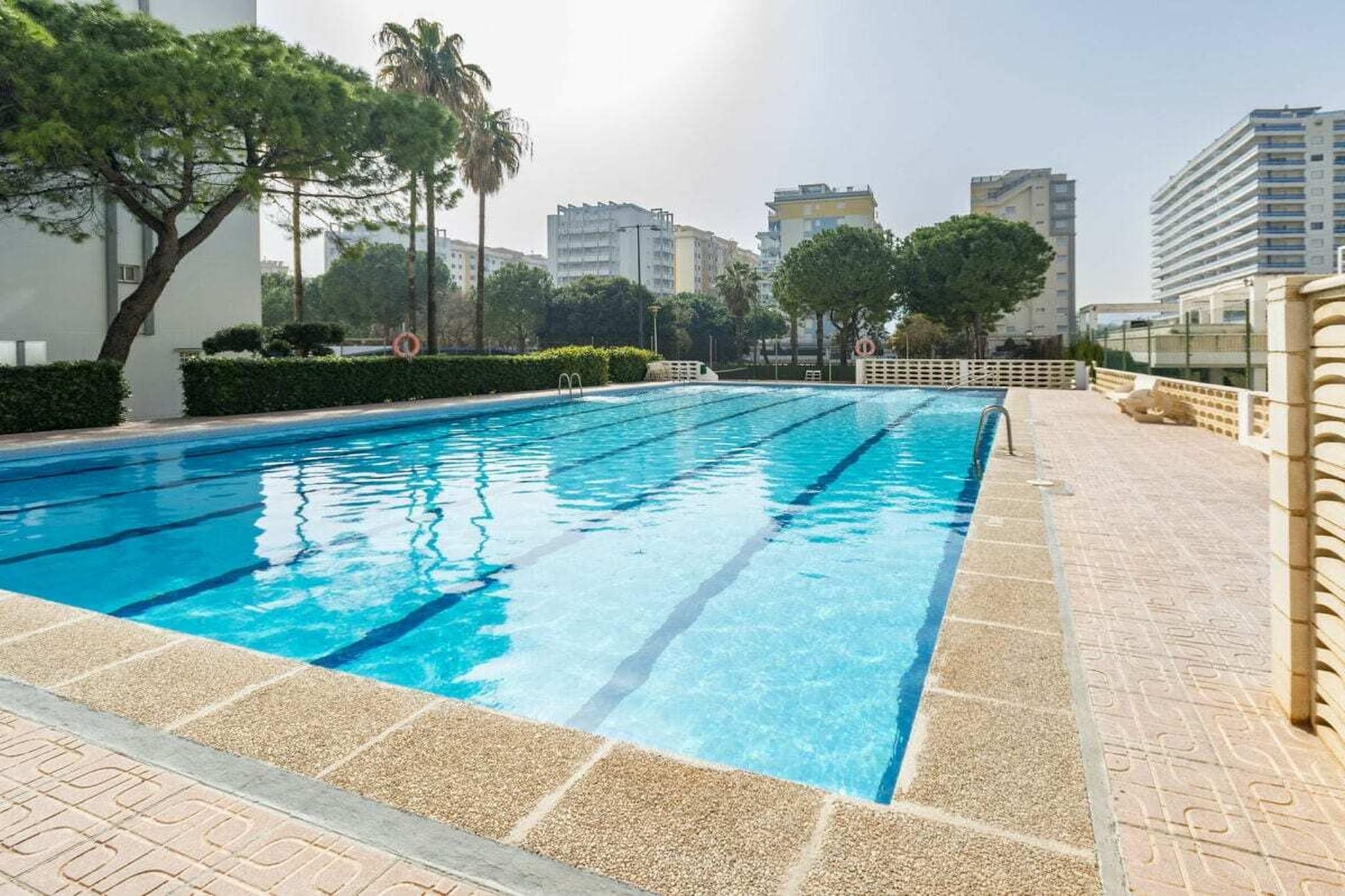 599472 - Piscine