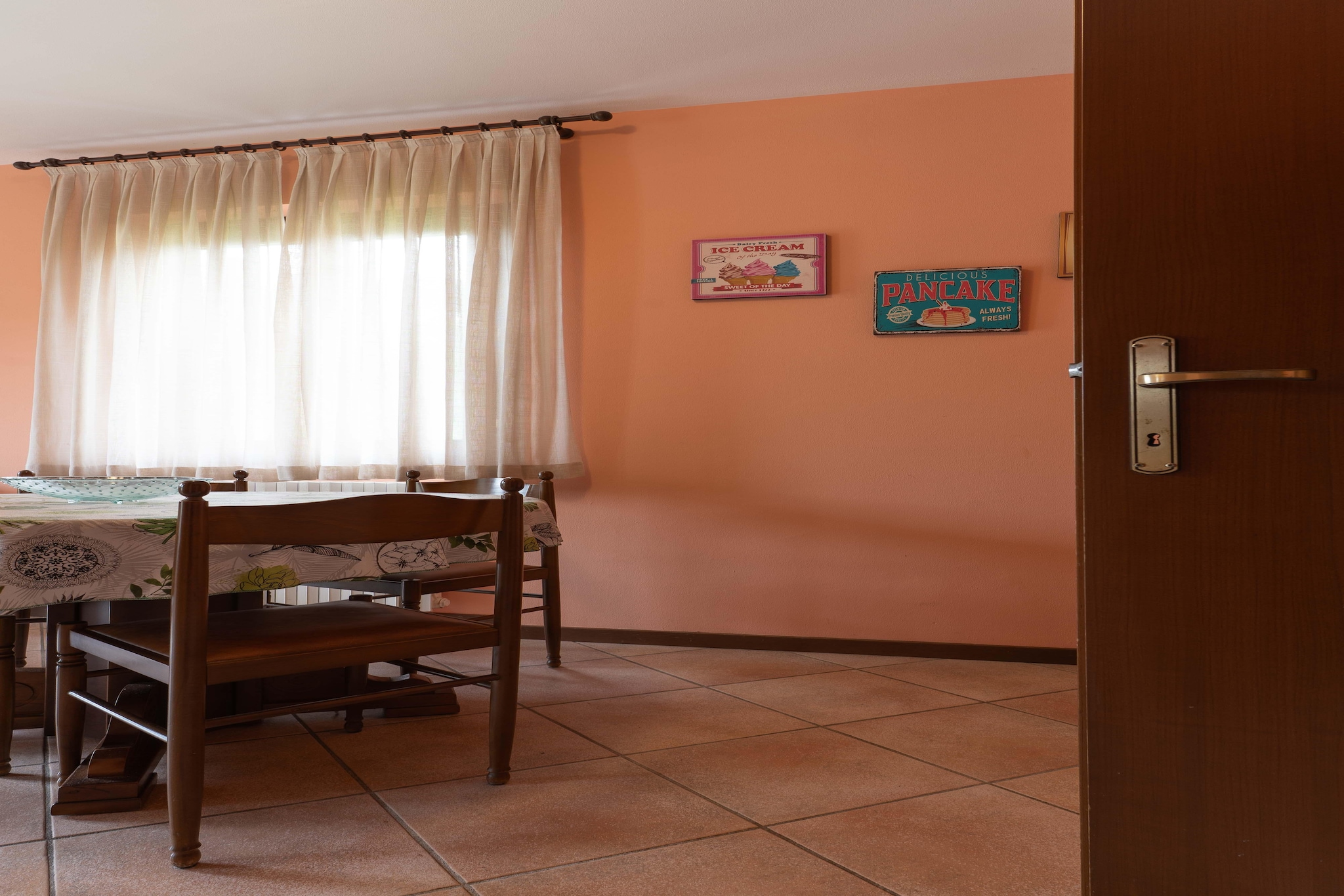 App Casa Flora - Eetkamer