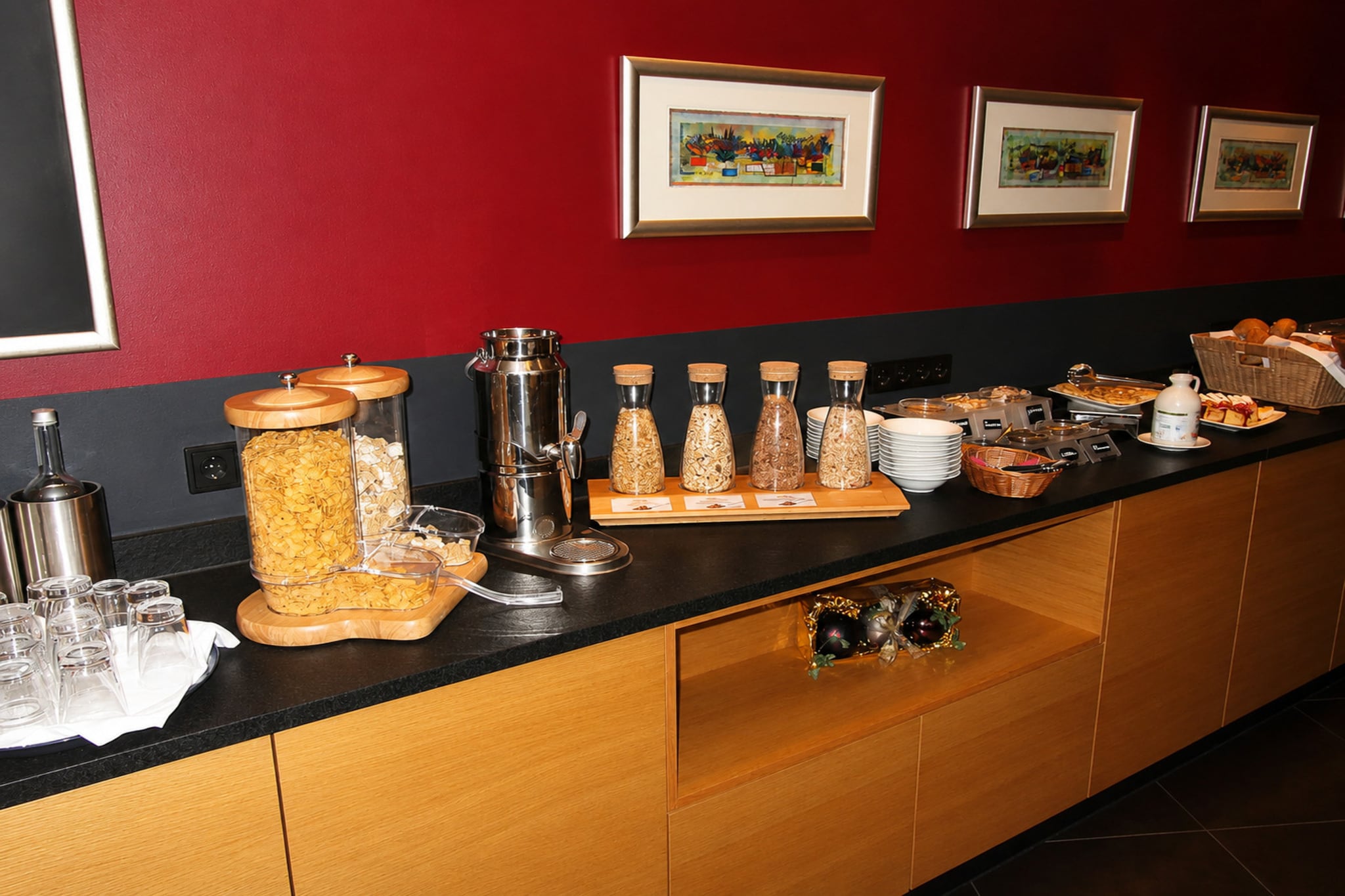 Wolfsburg Sandkamp  - Standard Triple Room - Image-tags.hotelfacilitiesandservices