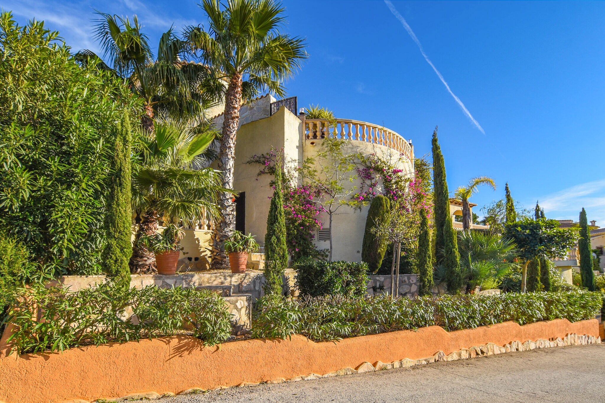 Moderne villa met privézwembad in Cumbre del Sol, Spanje
