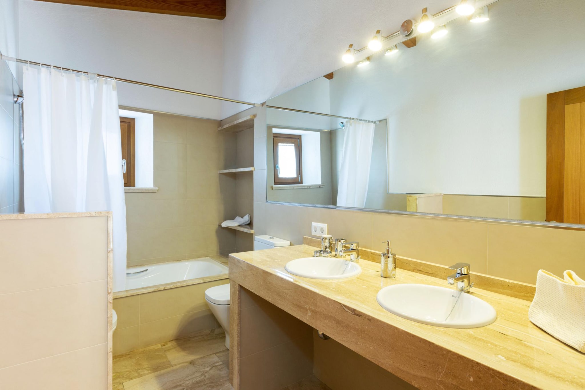 CAN CARRUSILLO  Ref. VP49 - Badkamer