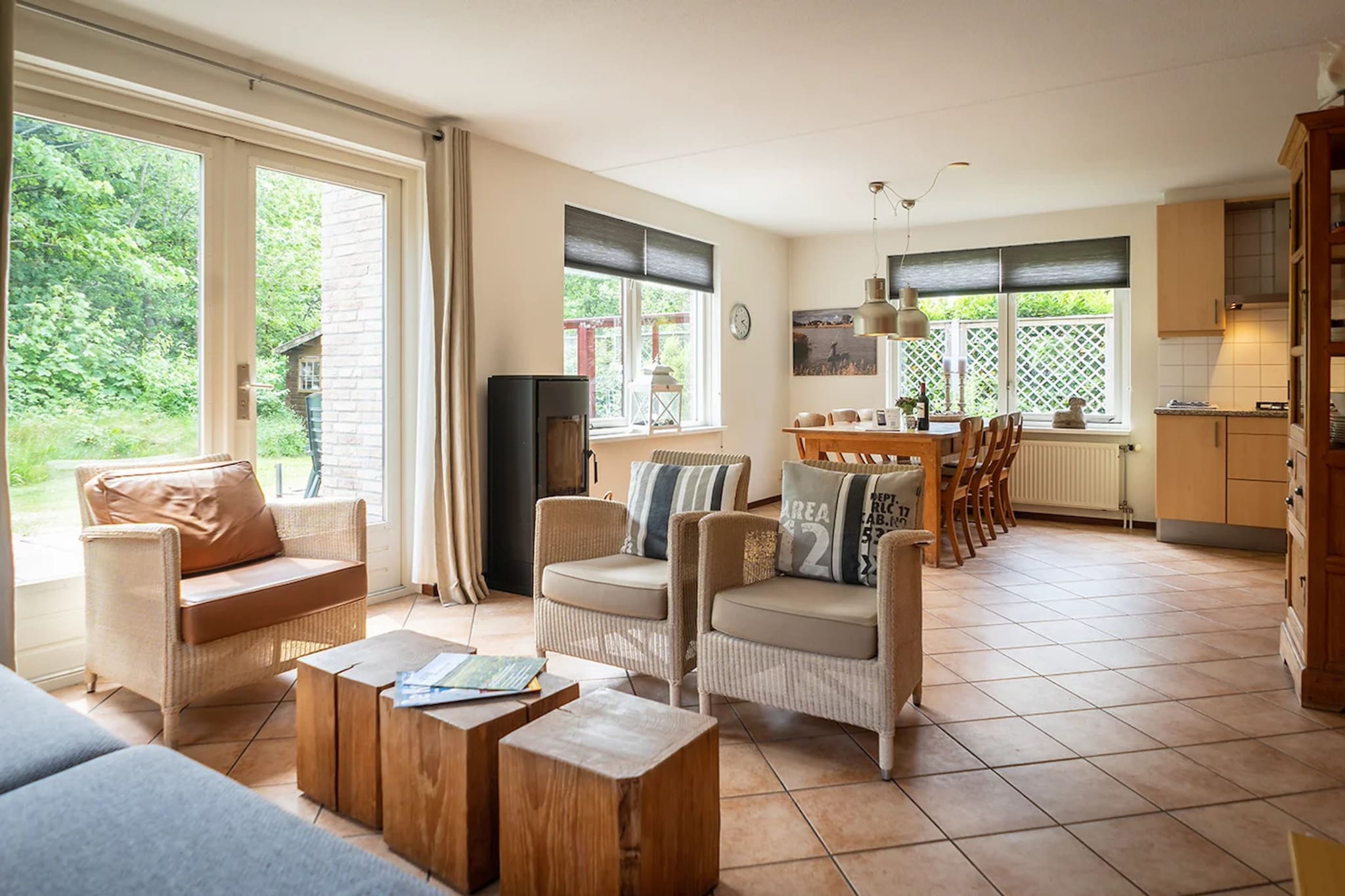 6-person luxury villa with 2 bathrooms on Texel - Woonkamer
