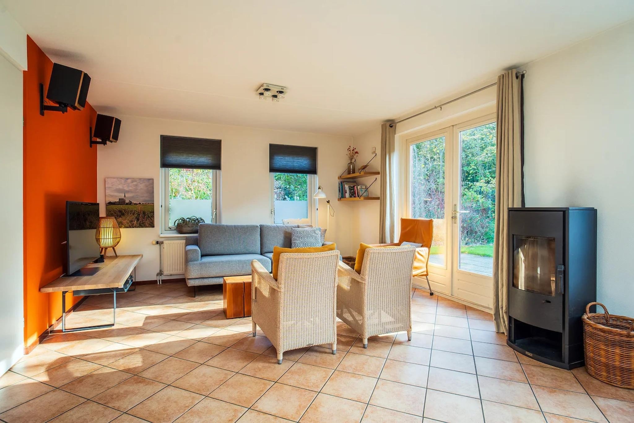 6-person luxury villa with 2 bathrooms on Texel - Woonkamer