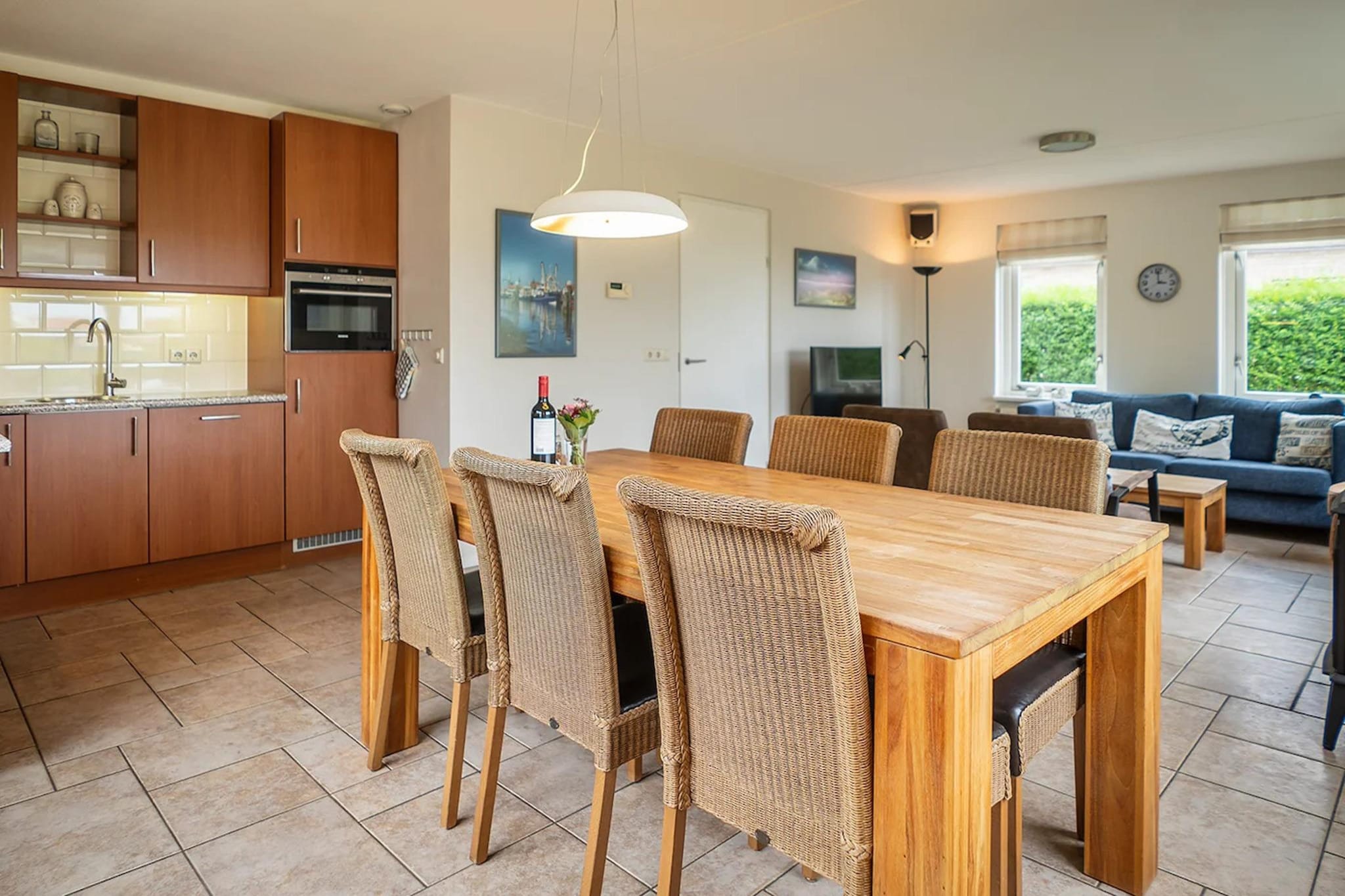 6-person luxury villa with 2 bathrooms on Texel