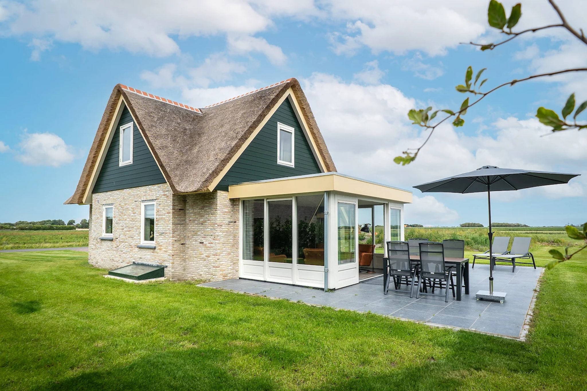Country house - Buitenkant zomer