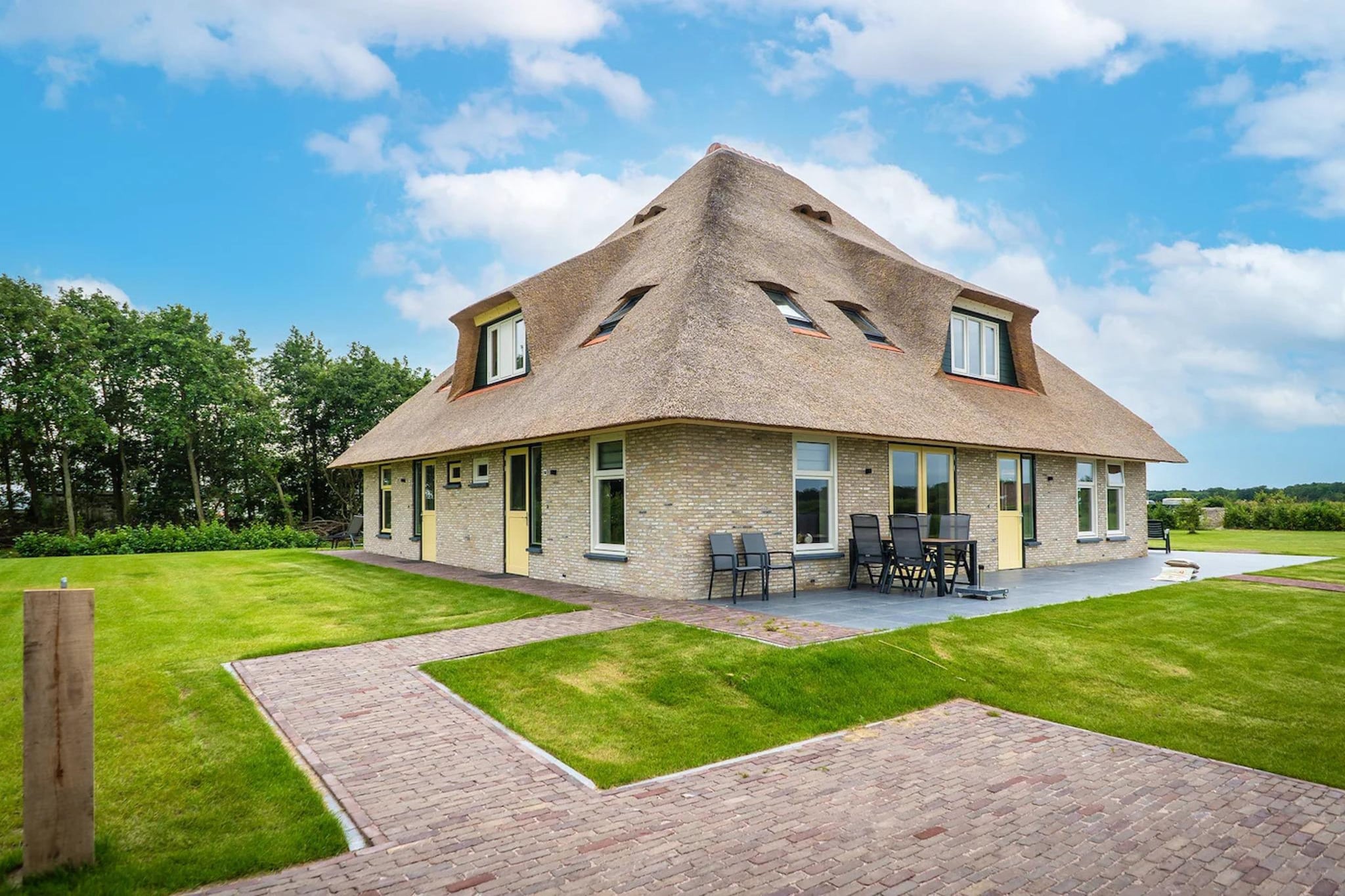 Dutch farmhouse 166 166A - Buitenkant zomer