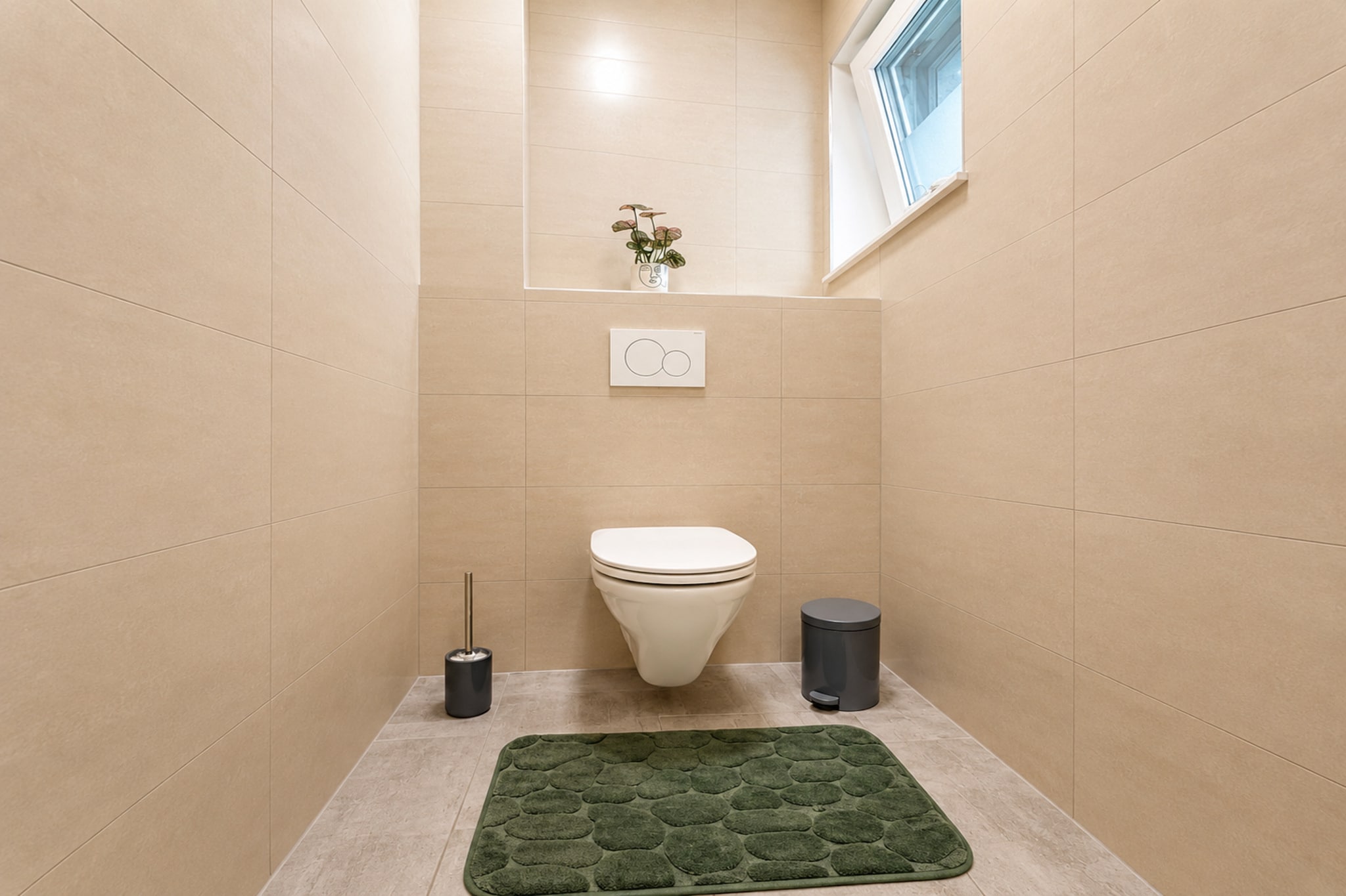 Emy-Lou Apartment - Bathroom