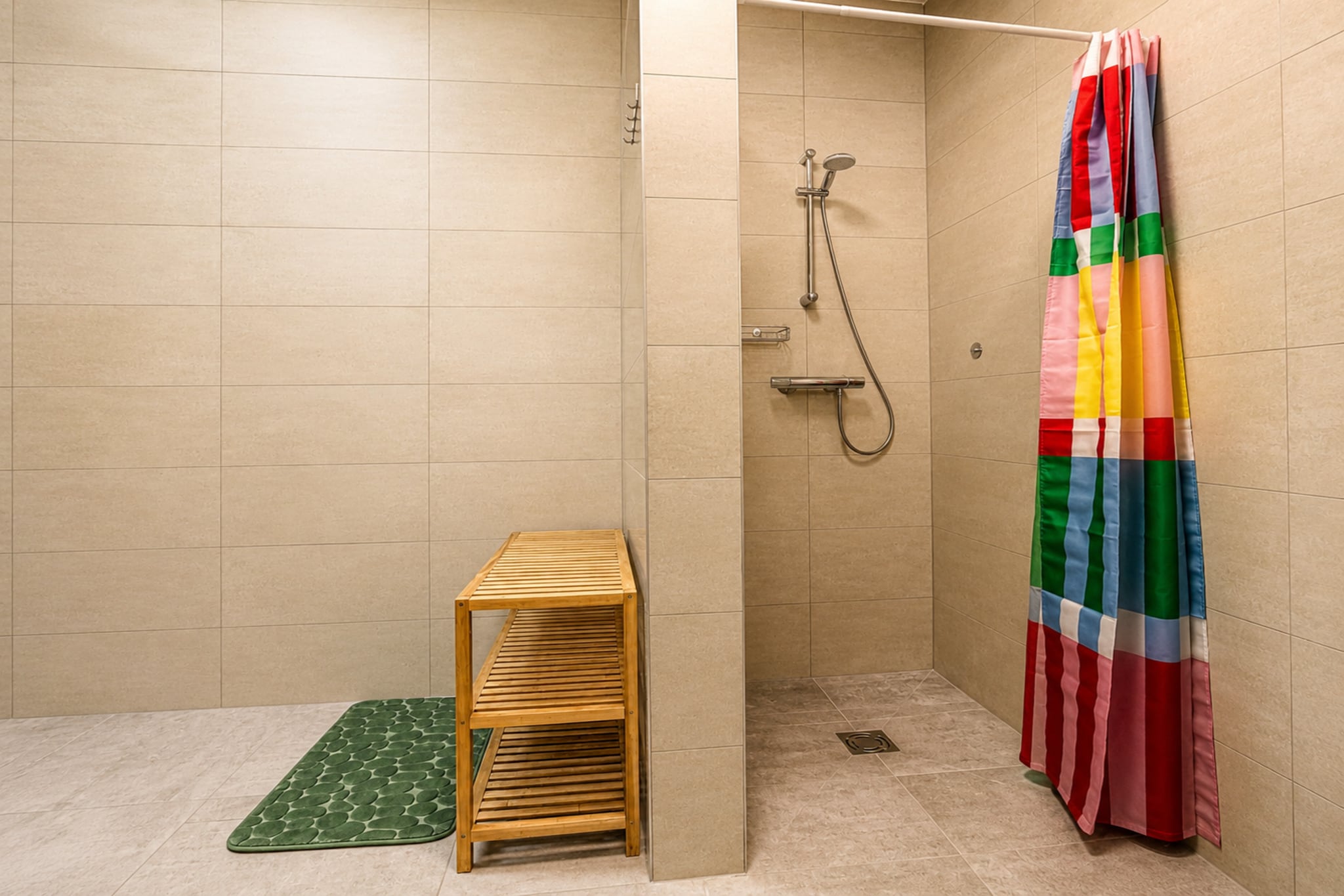 Emy-Lou Apartment - Bathroom
