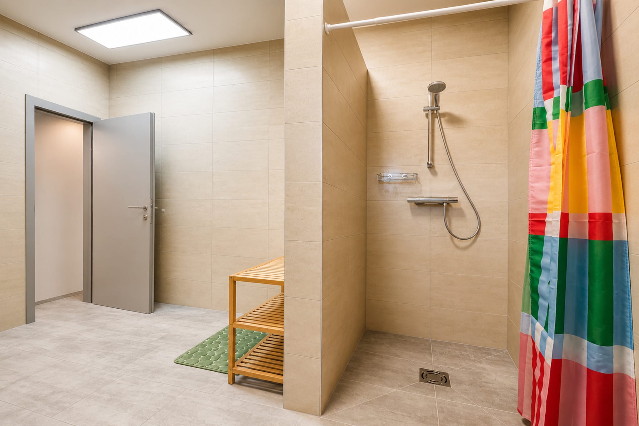 Emy-Lou Apartment - Bathroom