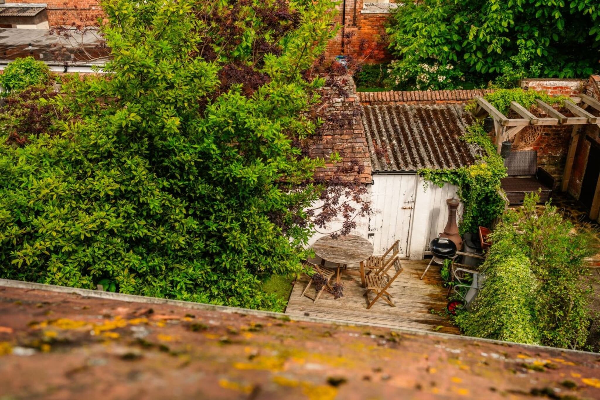 Three Storeys in Newent - Uitzicht zomer