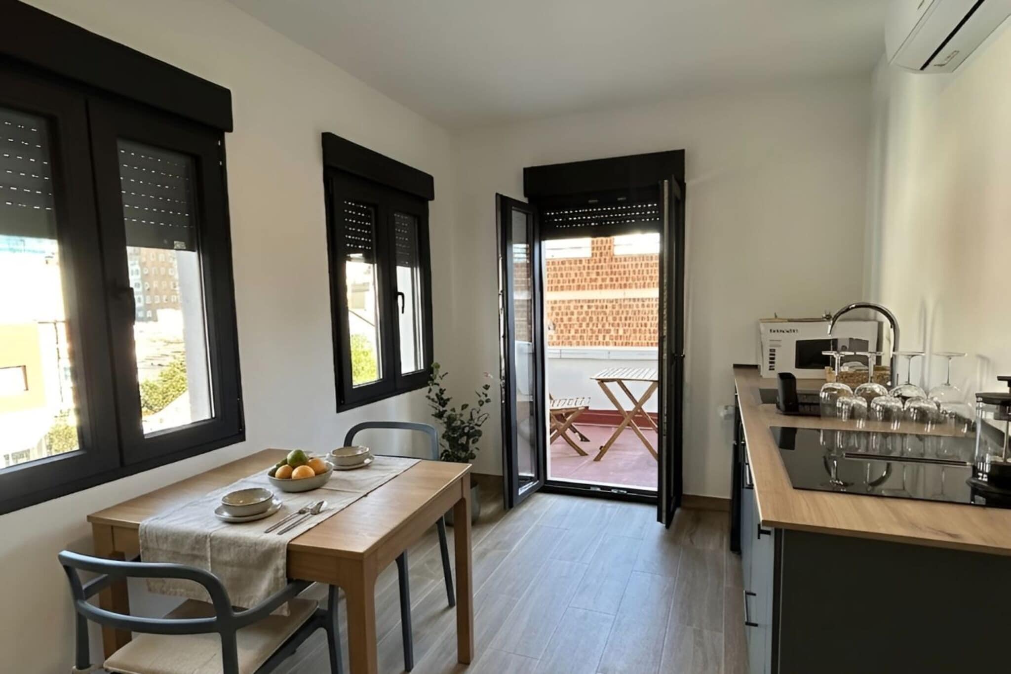 C Las Ventas E - Dining room