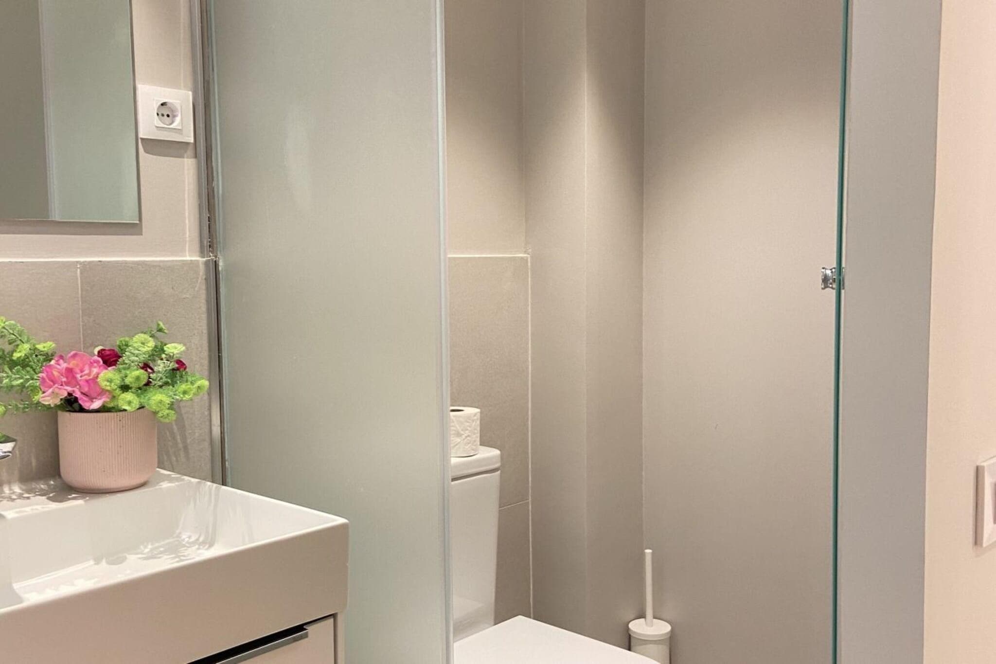 C Latina 1 Izq - Badkamer