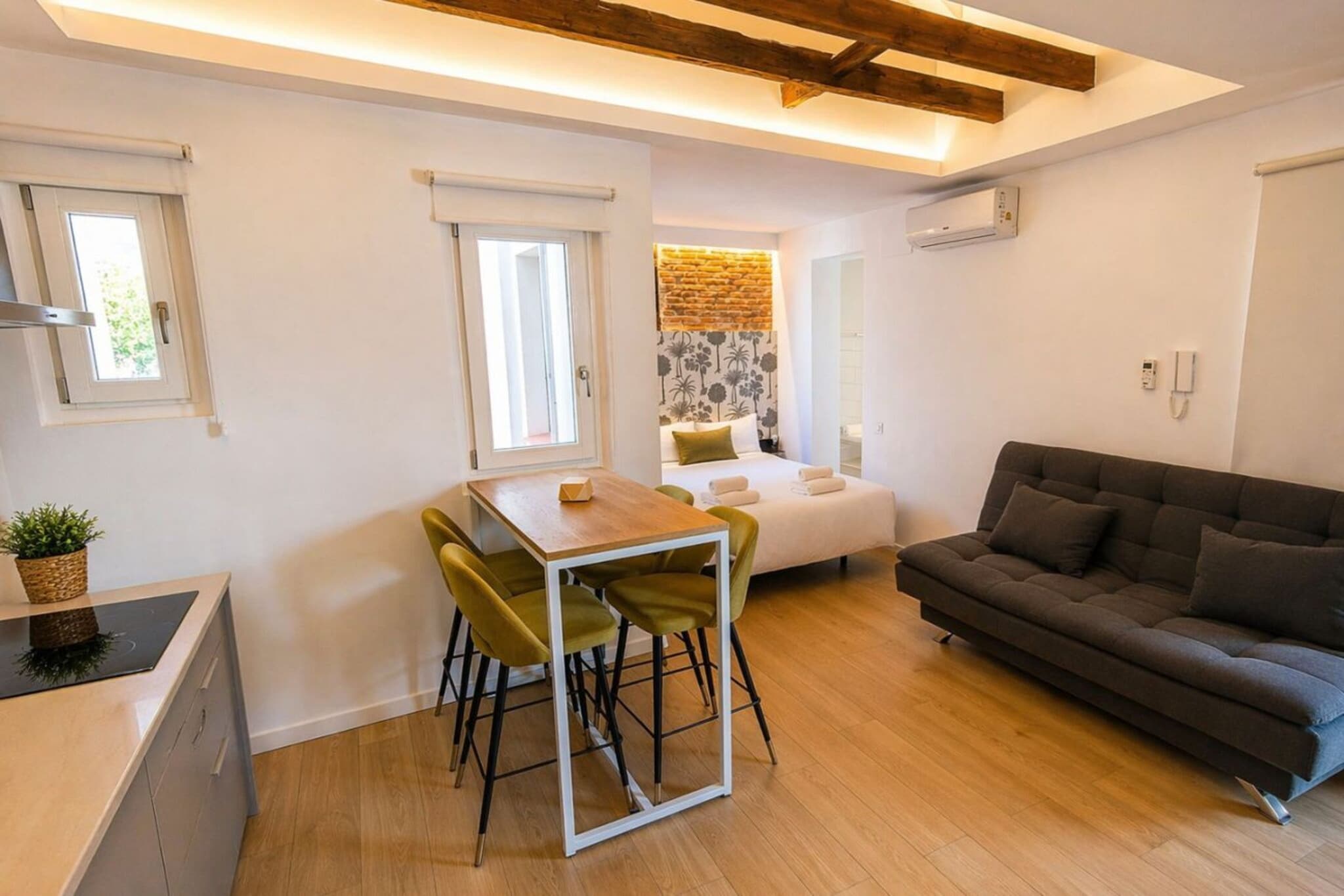 C Latina 1-2 - Eetkamer