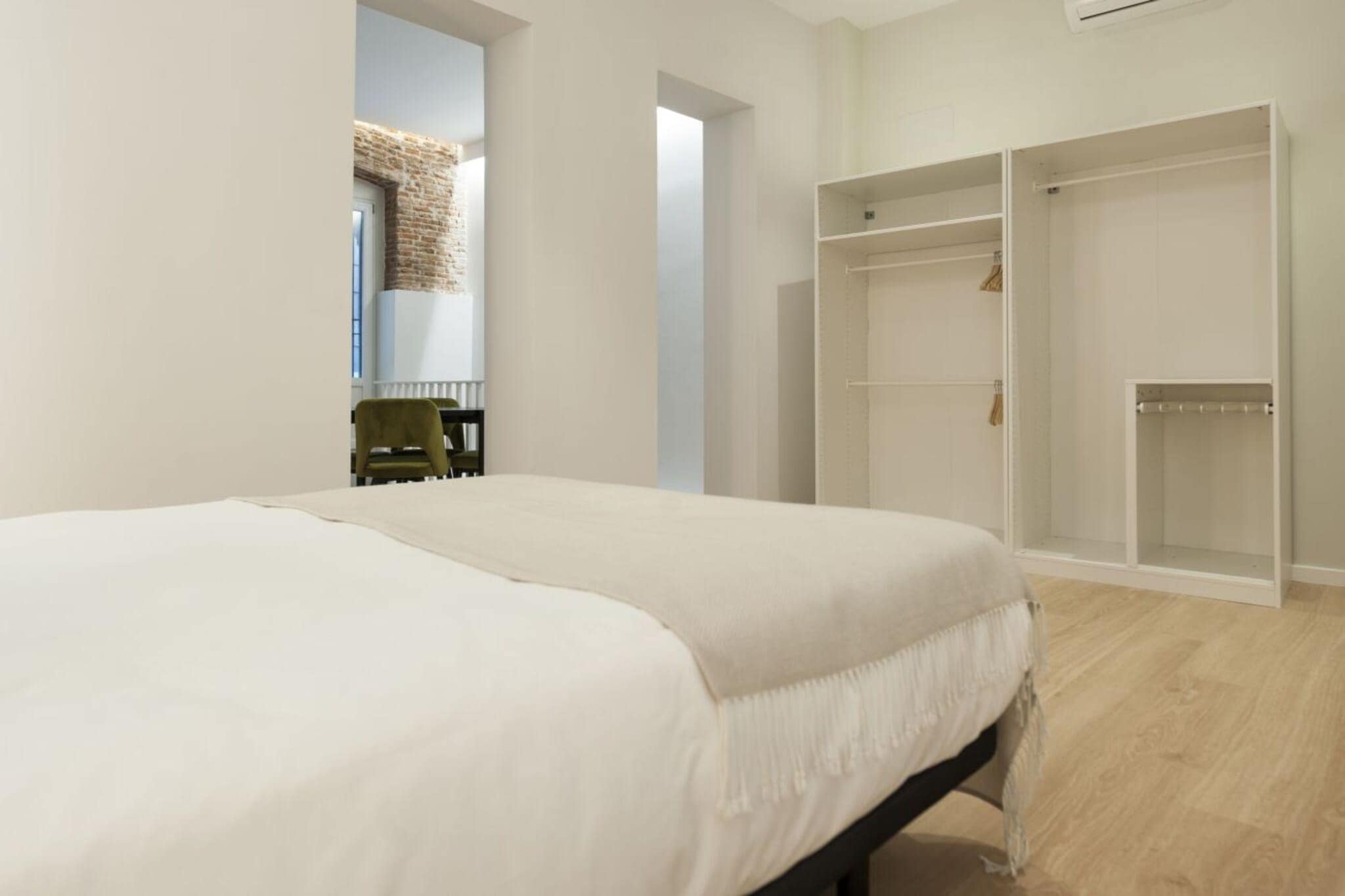 C Latina Bajo Izq - Bedroom