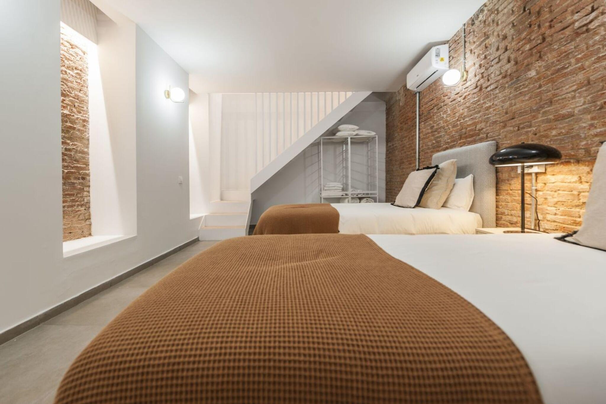C Latina Bajo Izq - Bedroom