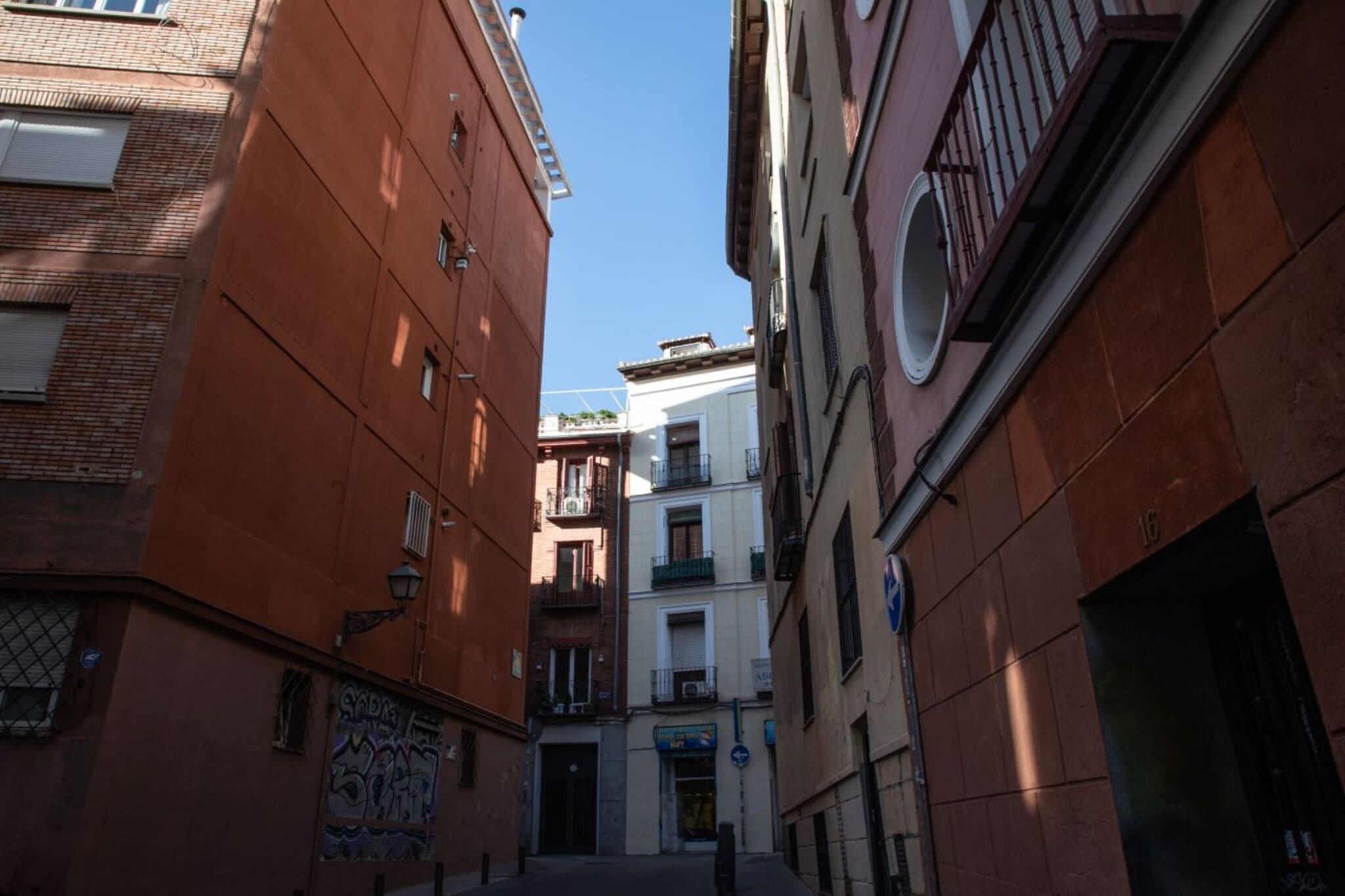 Gran Vía I - Areas within 1km in summer