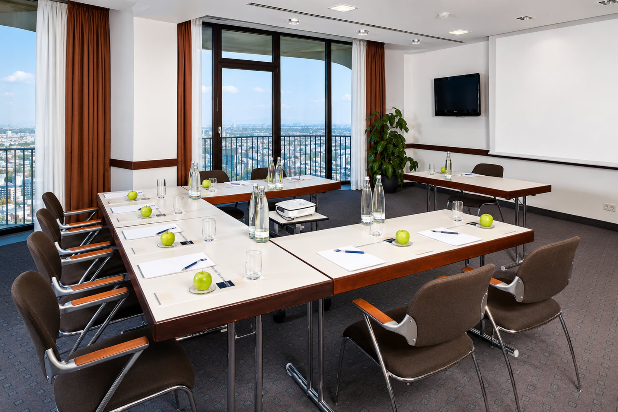 Dorint an der Kongresshalle Augsburg -Comfort Double Room - Image-tags.hotelfacilitiesandservices