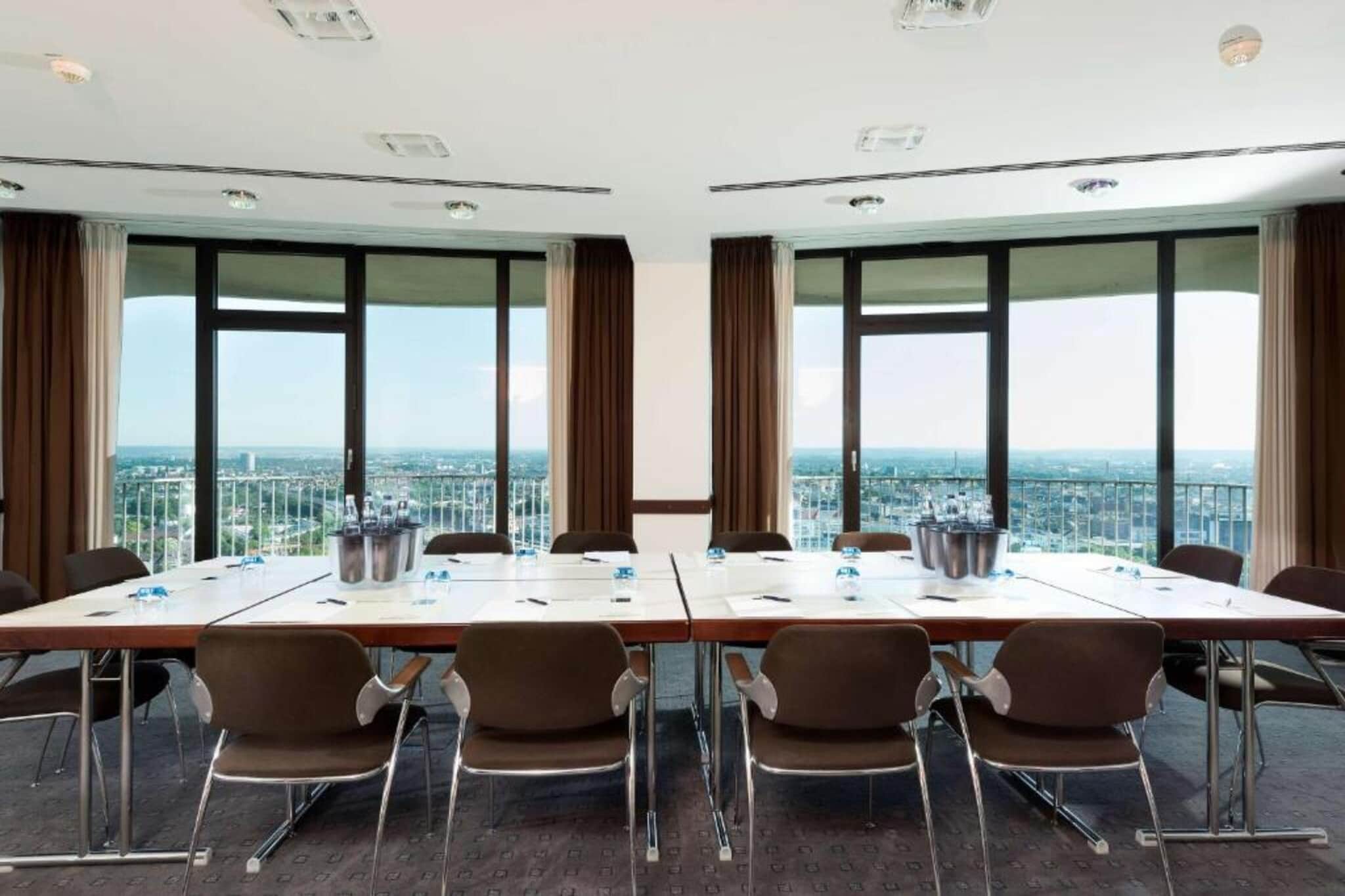 Dorint an der Kongresshalle Augsburg -Junior Suite - Image-tags.hotelfacilitiesandservices