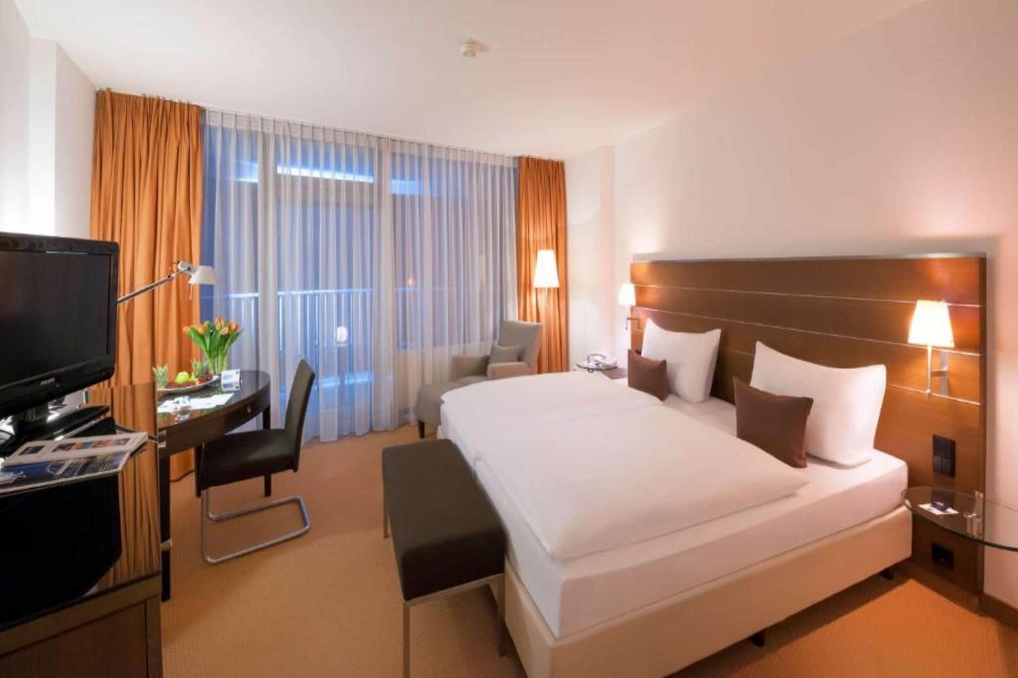 Dorint an der Kongresshalle Augsburg -Promotion Rate - Suites - Schlafzimmer