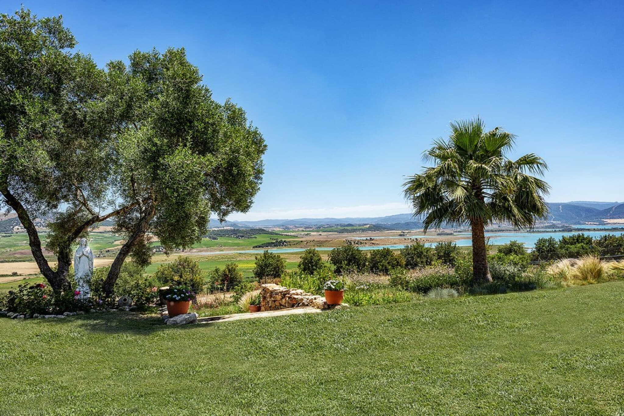 Cortijo Sierra y Lago - Tuinen zomer