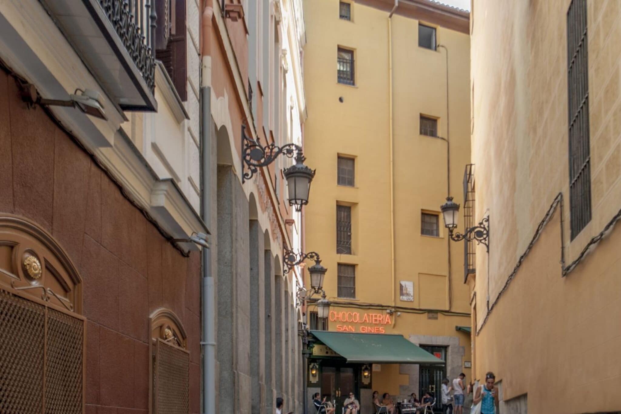 Puerta del Sol VI - Areas within 1km in summer