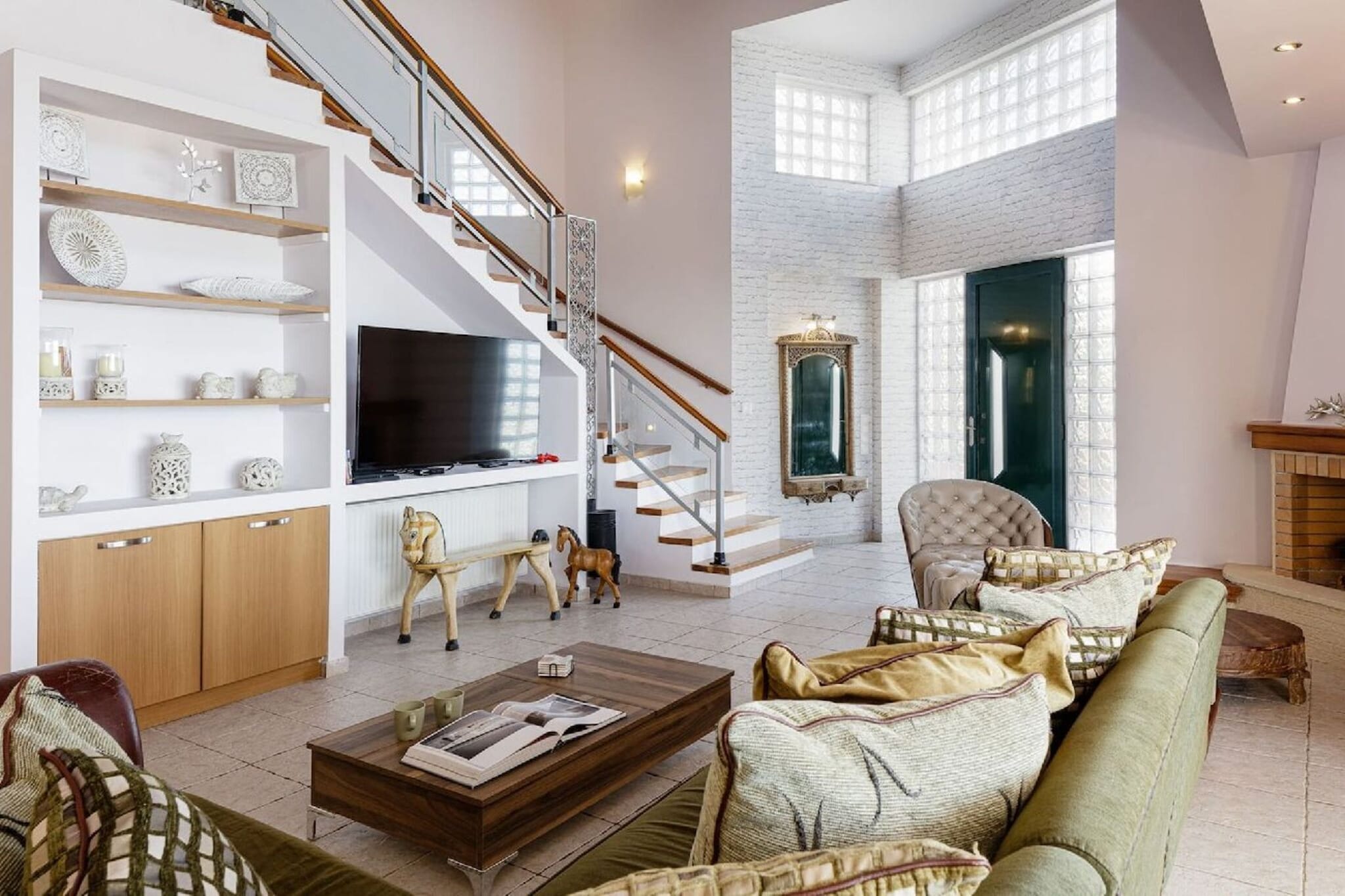 Halepa Hill - Salon