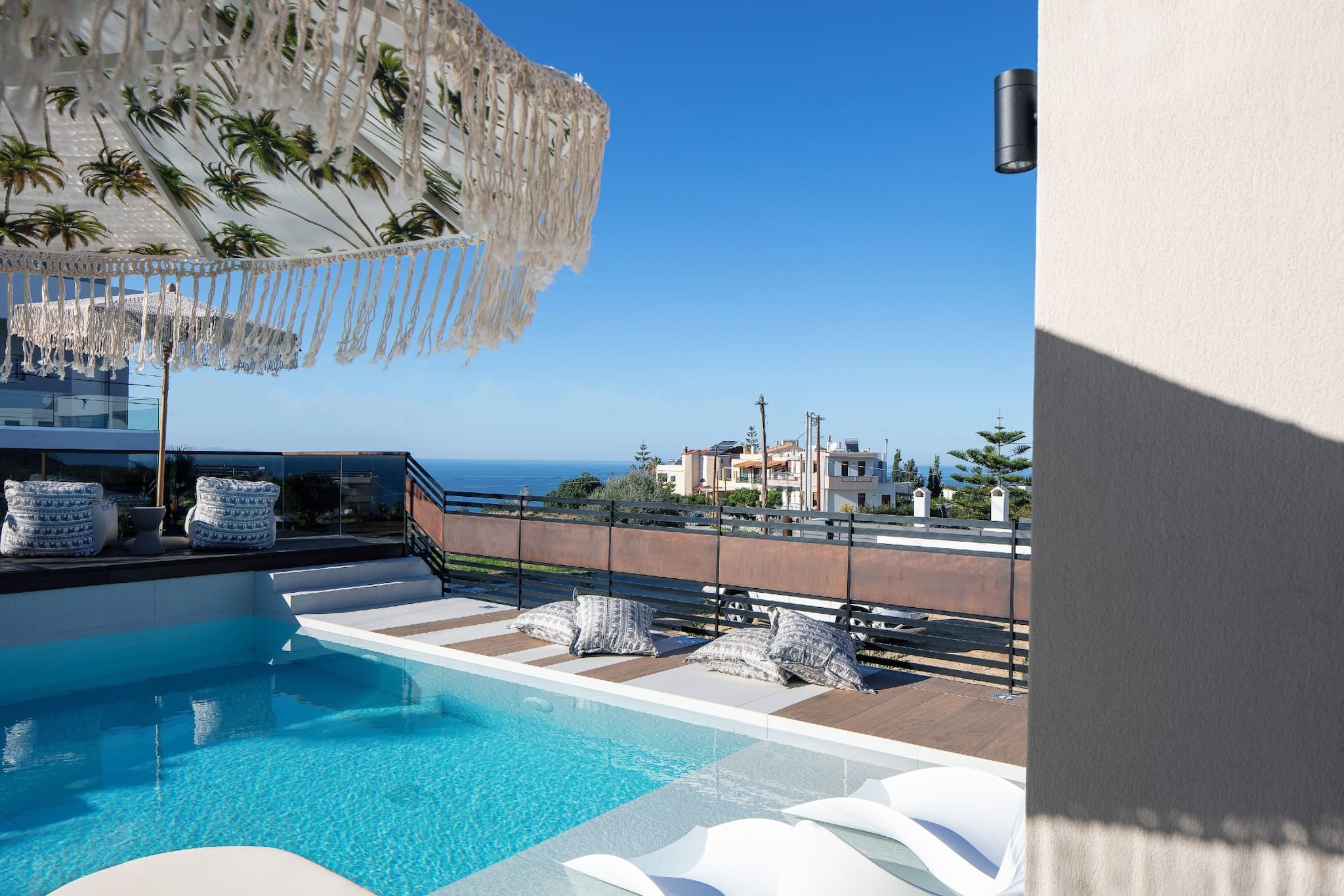 Macaw Residence - Swimming pool